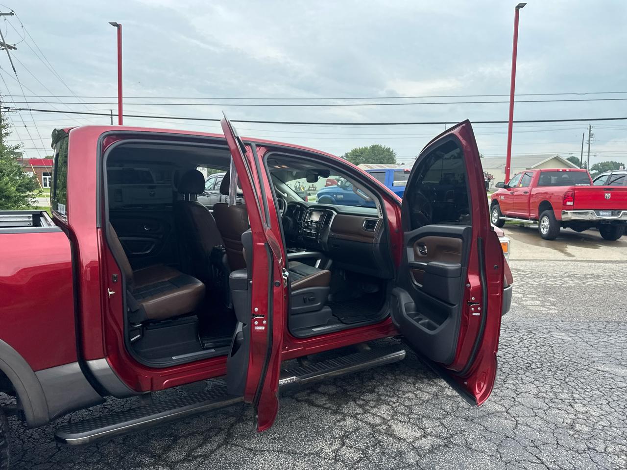 Nissan Titan 4x4 Crew Cab Platinum Reserve 2018