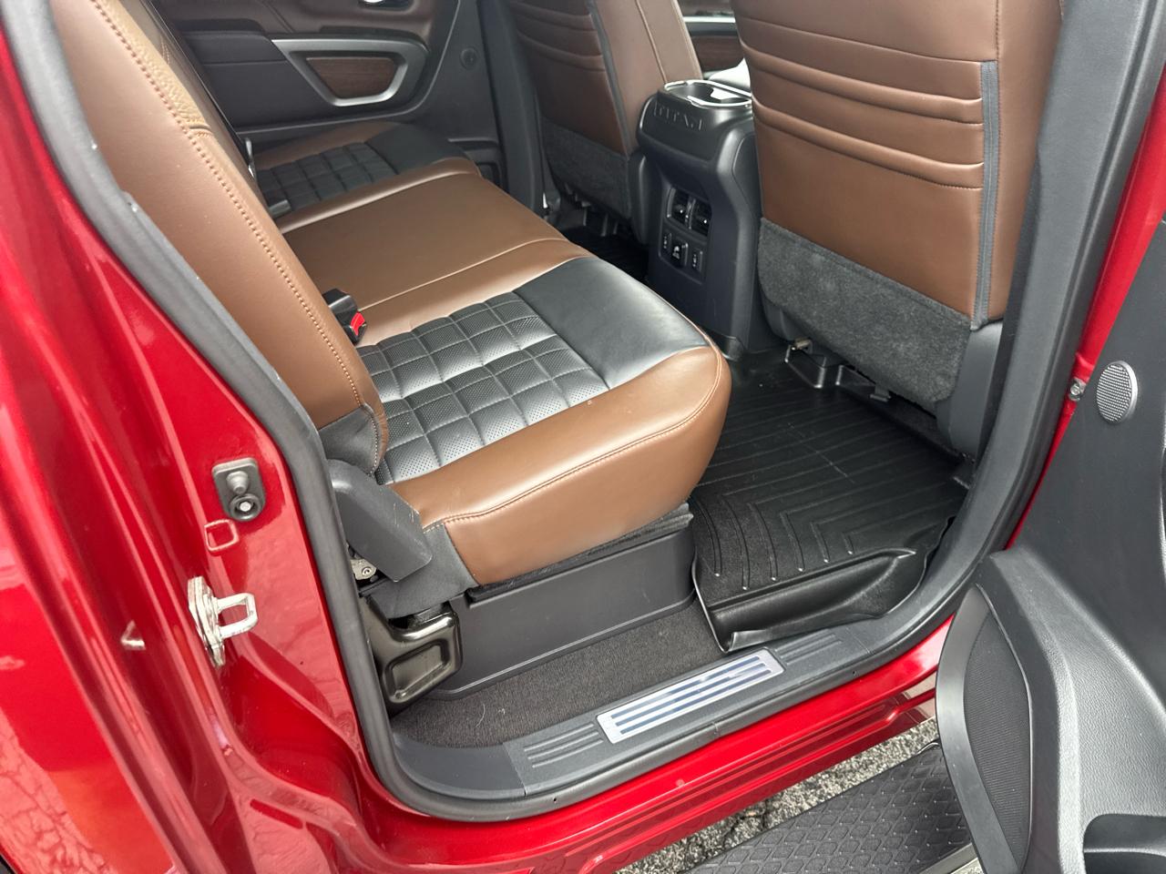 Nissan Titan 4x4 Crew Cab Platinum Reserve 2018
