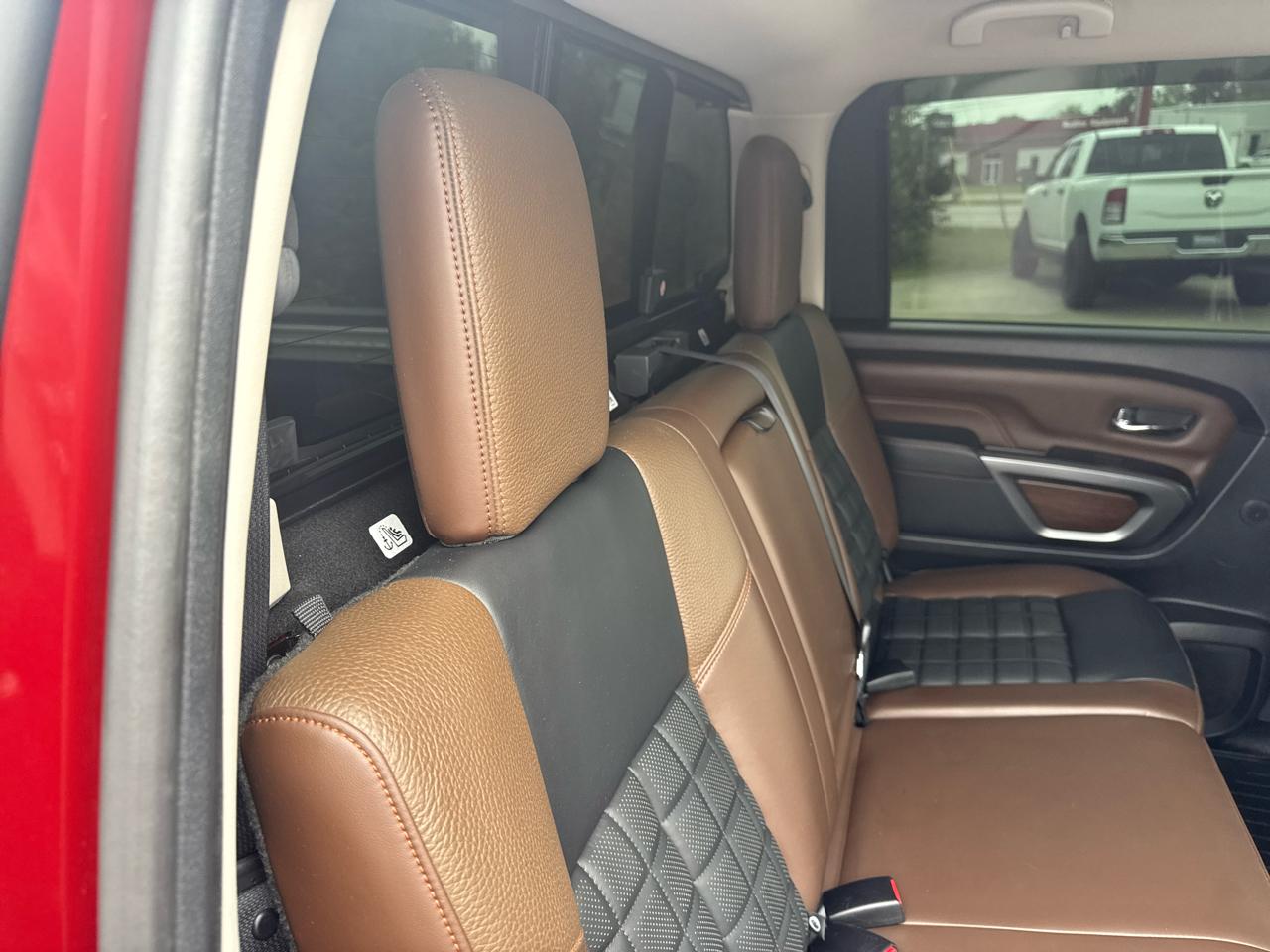 Nissan Titan 4x4 Crew Cab Platinum Reserve 2018