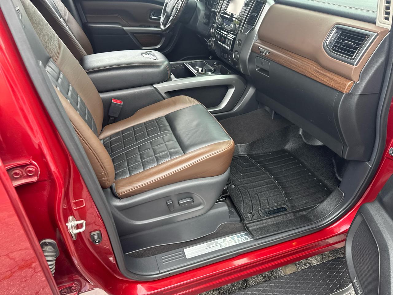 Nissan Titan 4x4 Crew Cab Platinum Reserve 2018