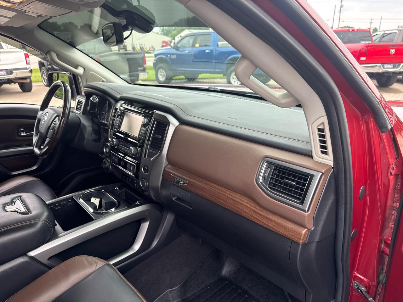 Nissan Titan 4x4 Crew Cab Platinum Reserve 2018