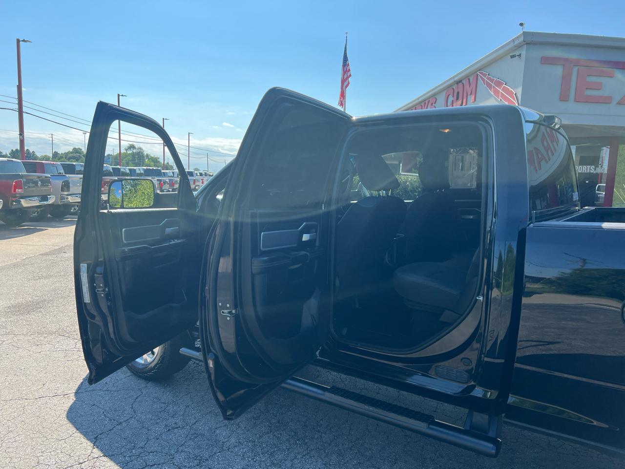 RAM 2500 Lone Star 4x4 Crew Cab 6'4" Box 2022