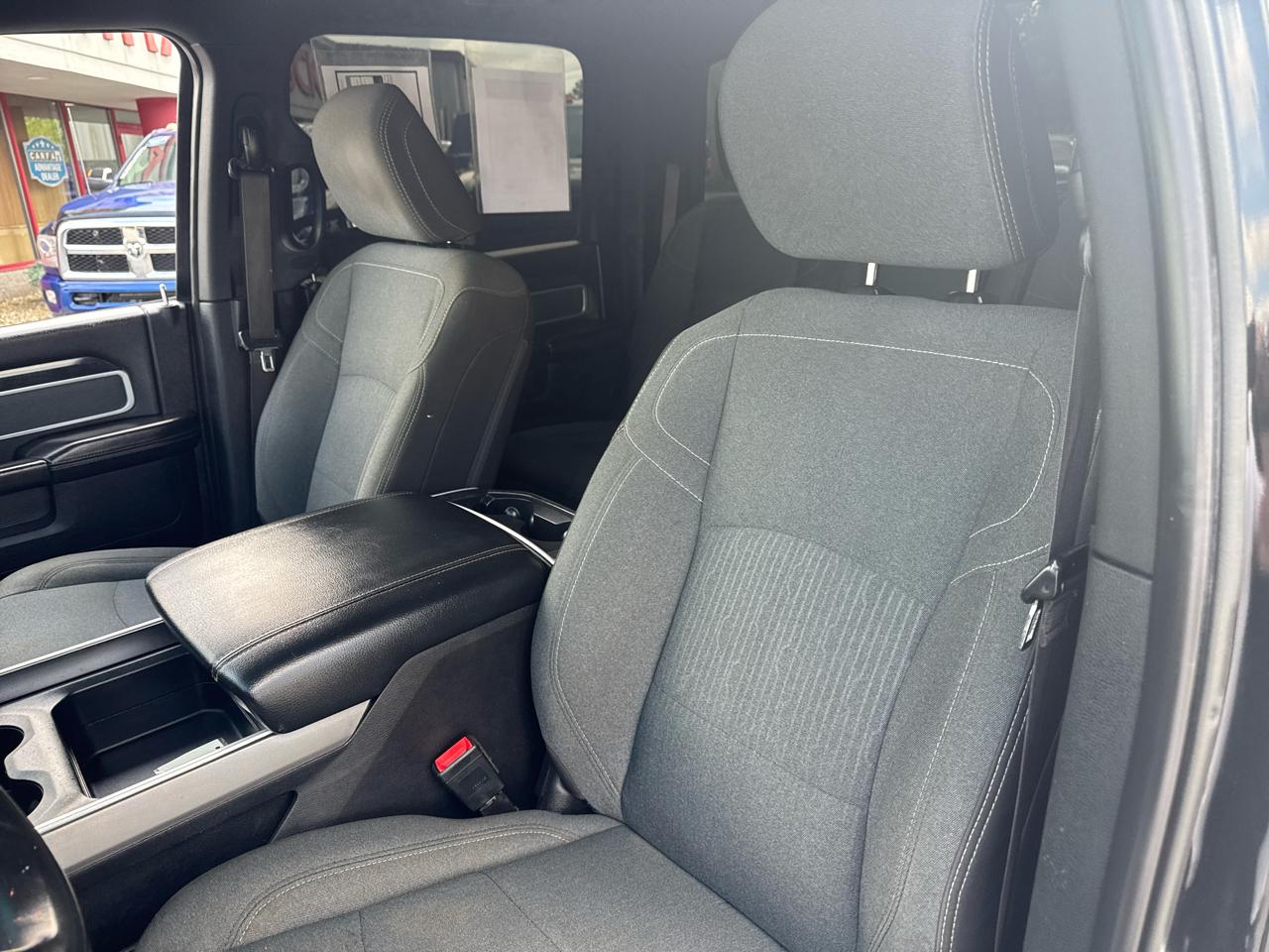 RAM 2500 Lone Star 4x4 Crew Cab 6'4" Box 2022