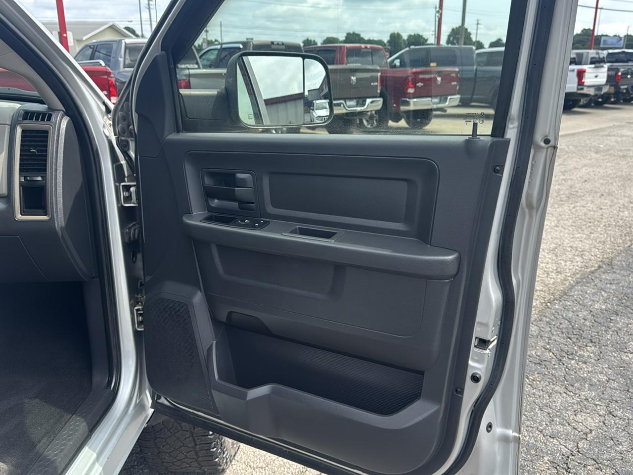 RAM 2500 4WD Crew Cab 149" ST 2012