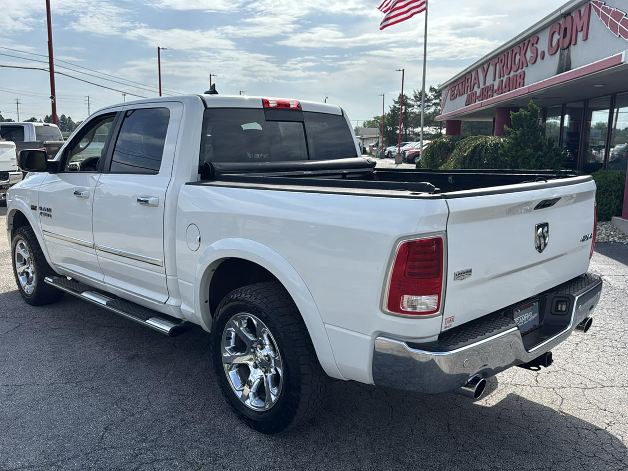 RAM 1500 4WD Crew Cab 140.5" Laramie 2014
