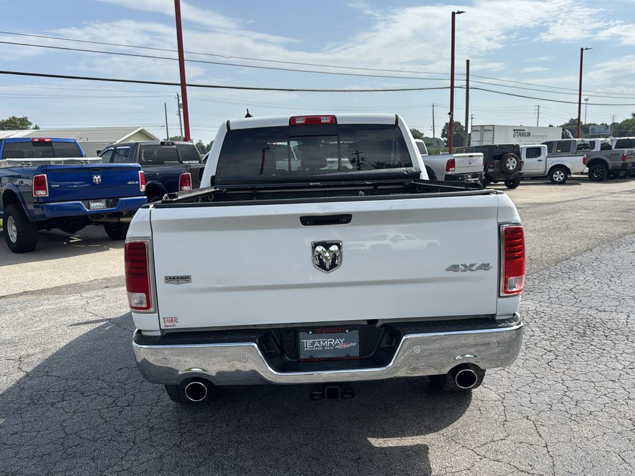 RAM 1500 4WD Crew Cab 140.5" Laramie 2014