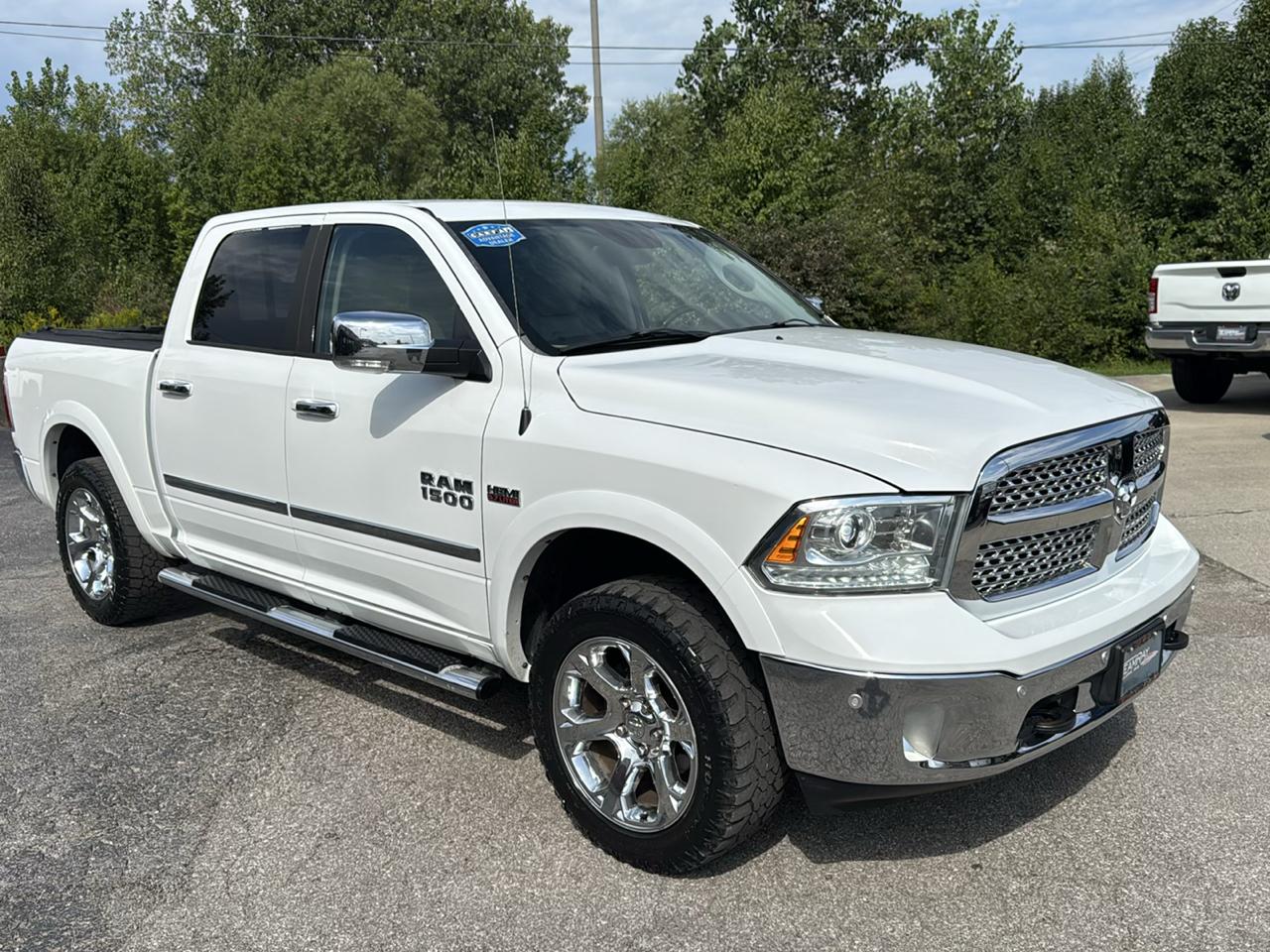 RAM 1500 4WD Crew Cab 140.5" Laramie 2014