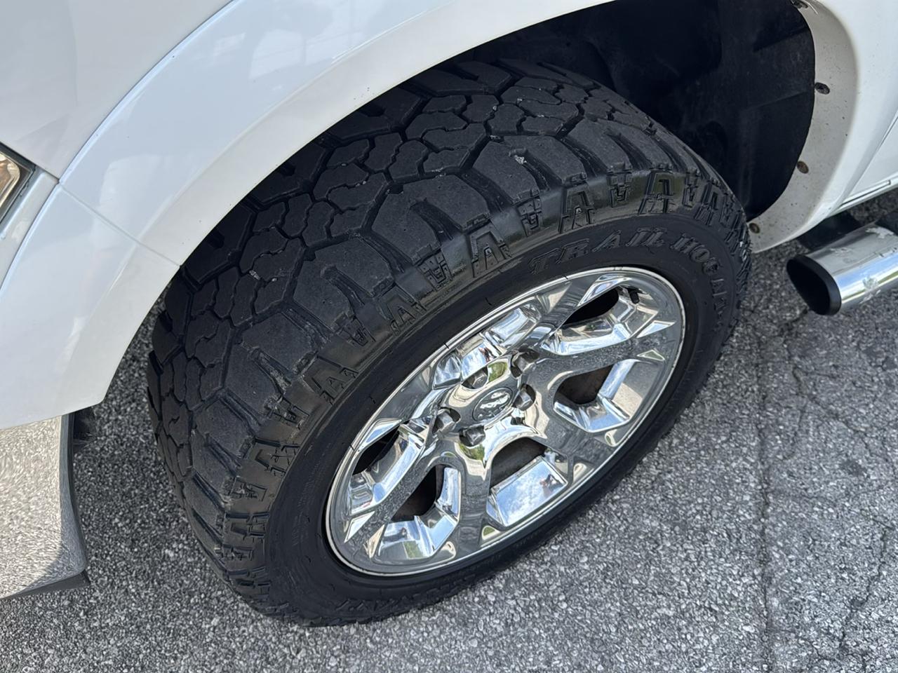 RAM 1500 4WD Crew Cab 140.5" Laramie 2014
