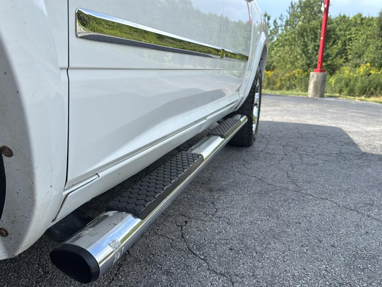 RAM 1500 4WD Crew Cab 140.5" Laramie 2014