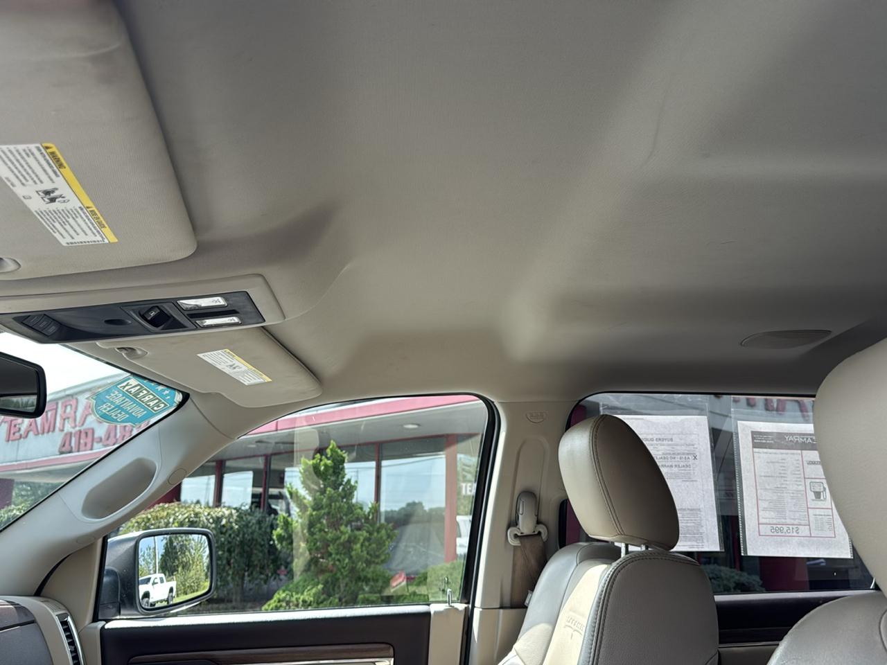 RAM 1500 4WD Crew Cab 140.5" Laramie 2014