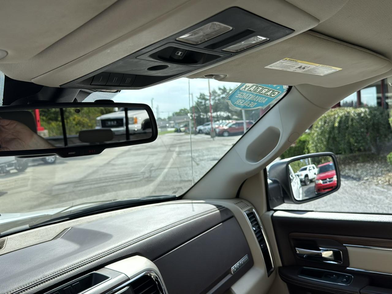 RAM 1500 4WD Crew Cab 140.5" Laramie 2014