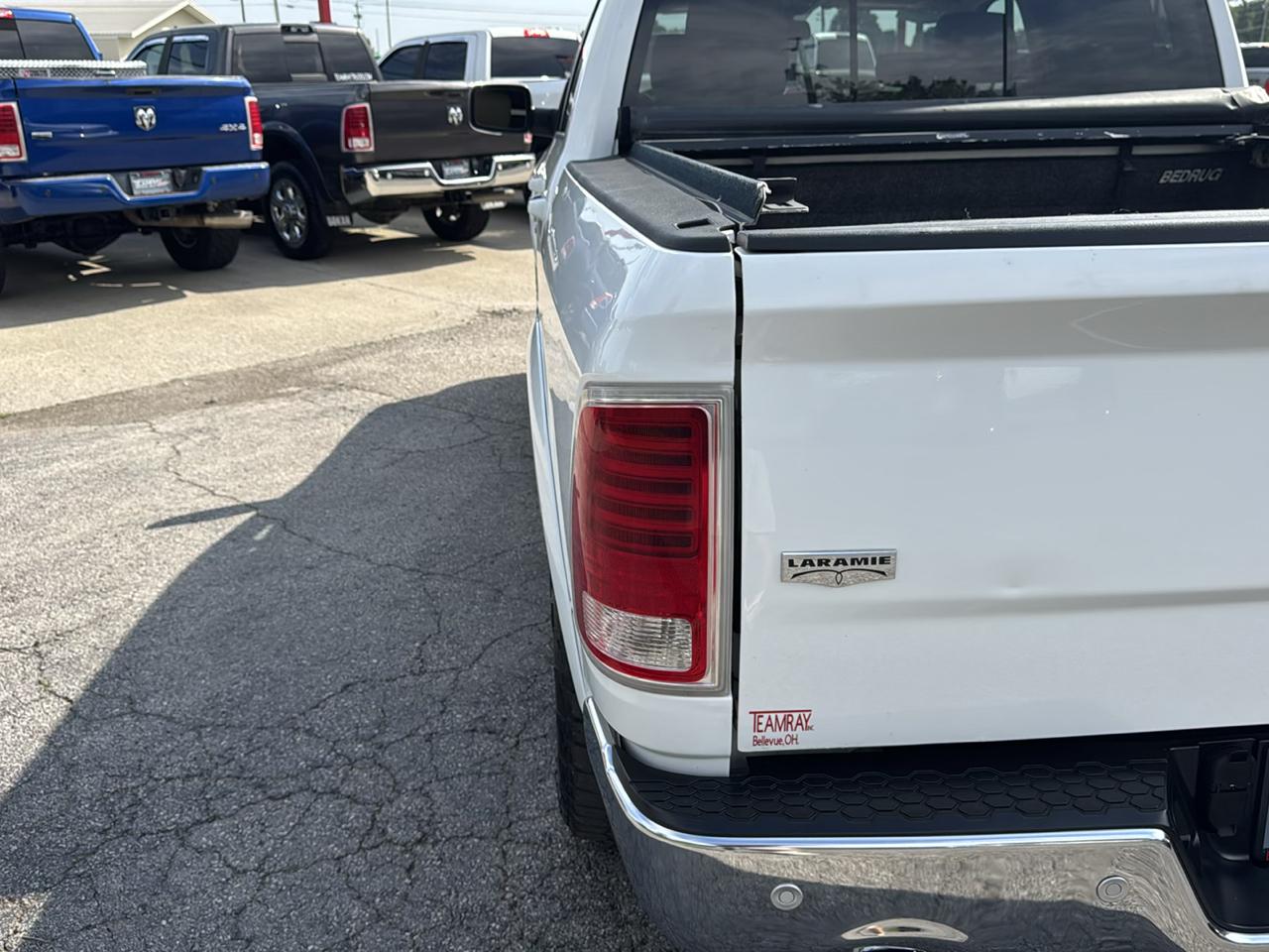 RAM 1500 4WD Crew Cab 140.5" Laramie 2014