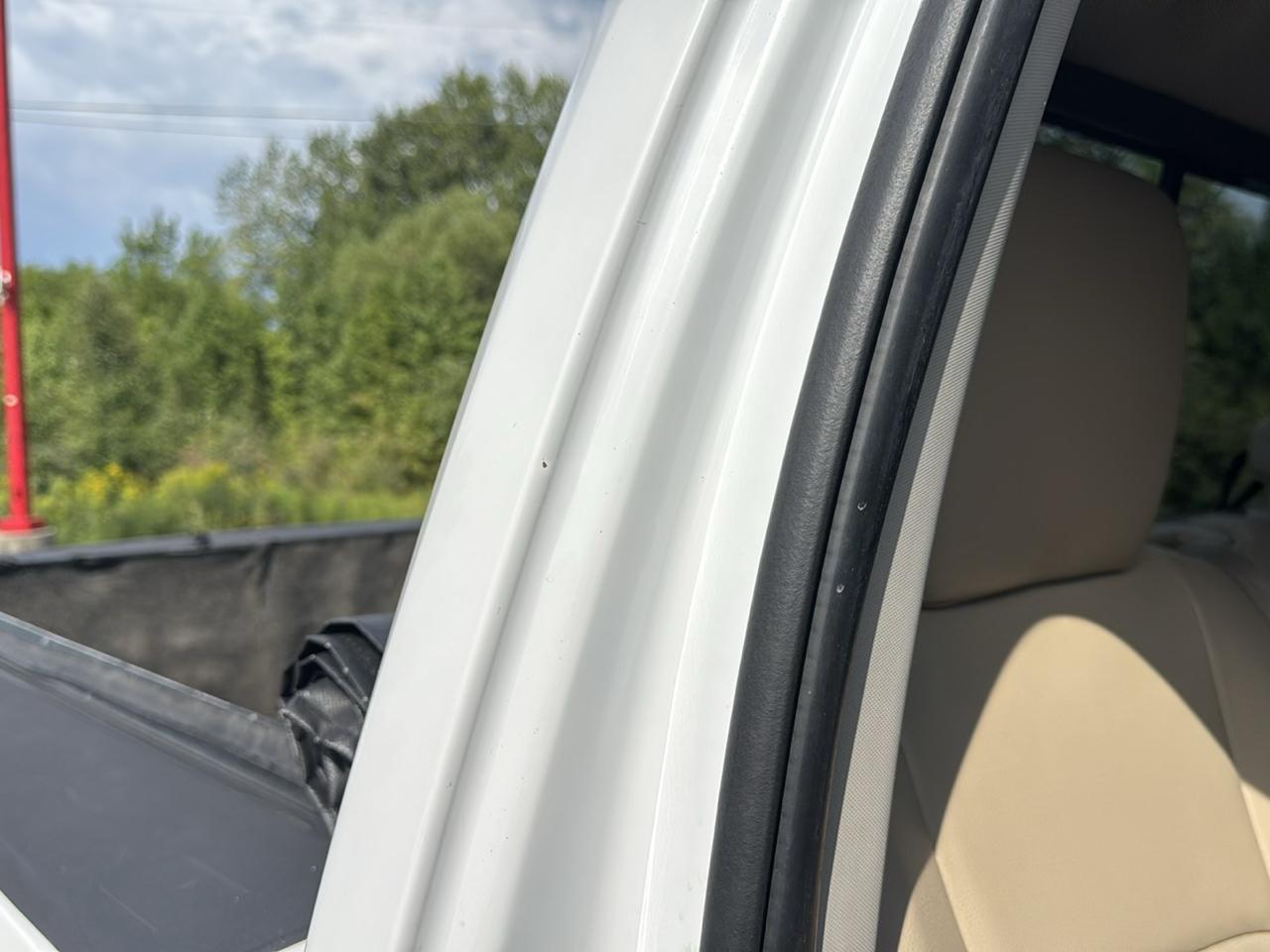 RAM 1500 4WD Crew Cab 140.5" Laramie 2014