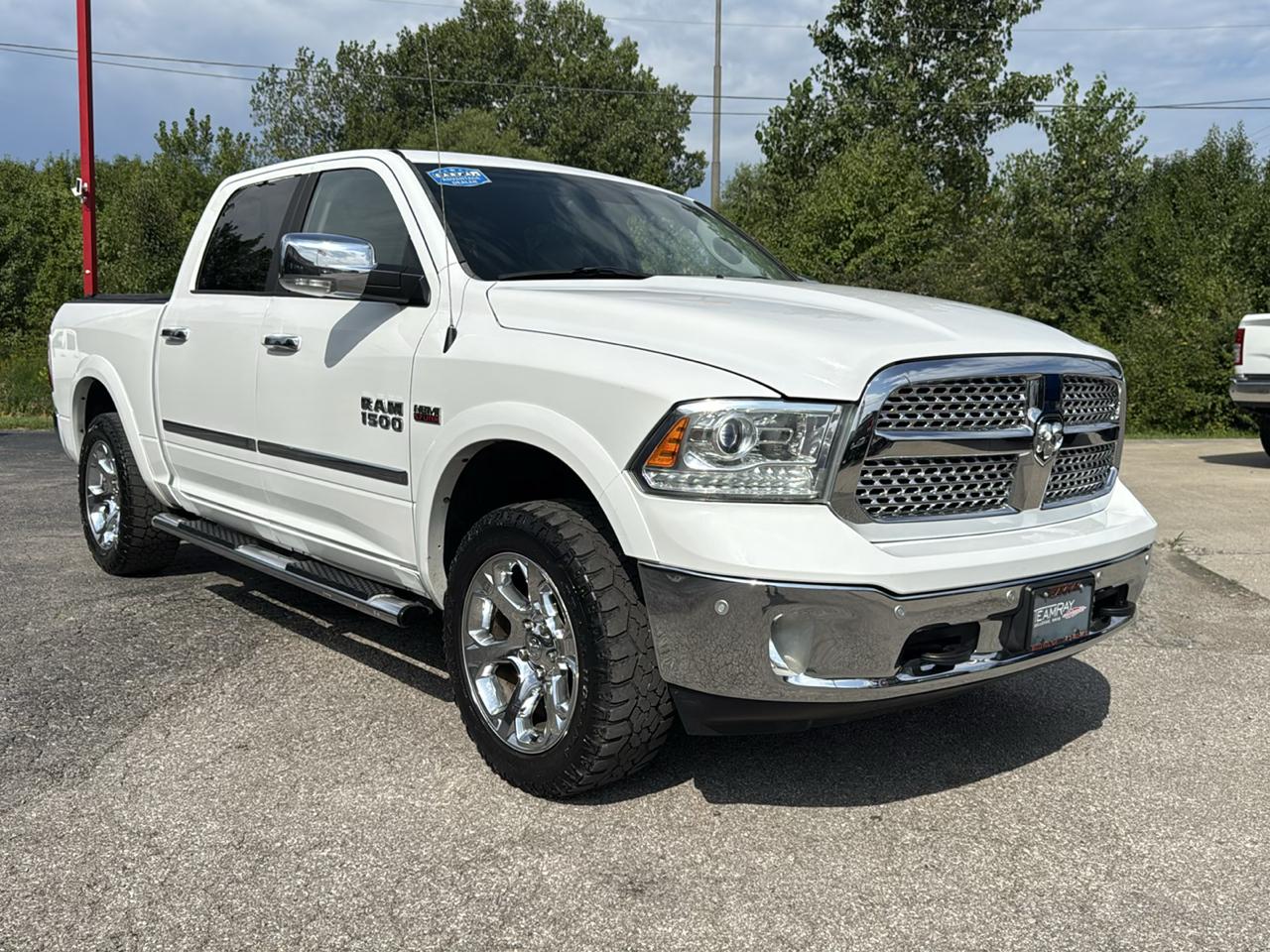 RAM 1500 4WD Crew Cab 140.5" Laramie 2014