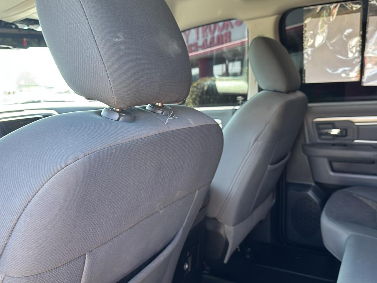 RAM 1500 4WD Crew Cab 140.5" Outdoorsman 2016