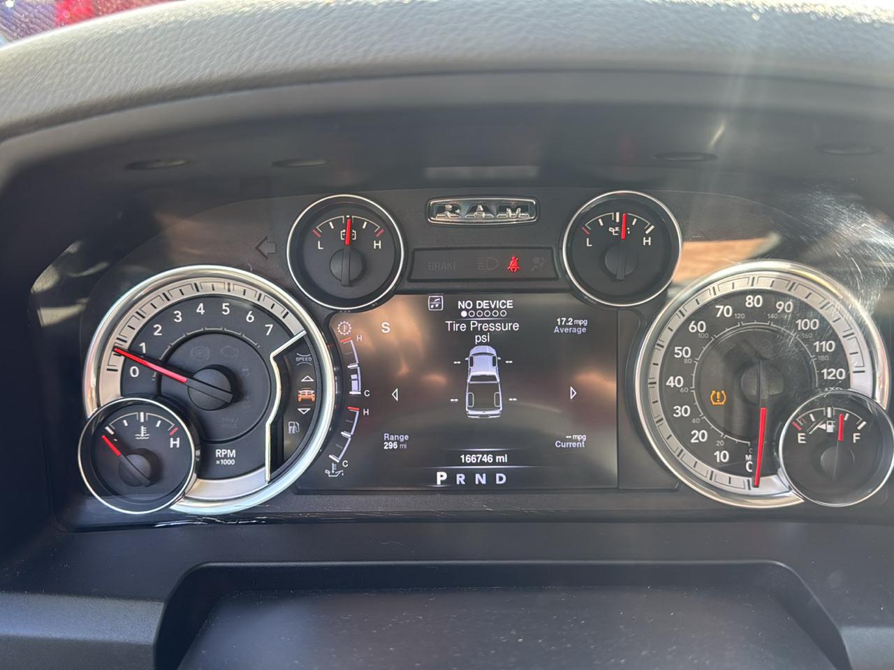 RAM 1500 4WD Crew Cab 140.5" Outdoorsman 2016