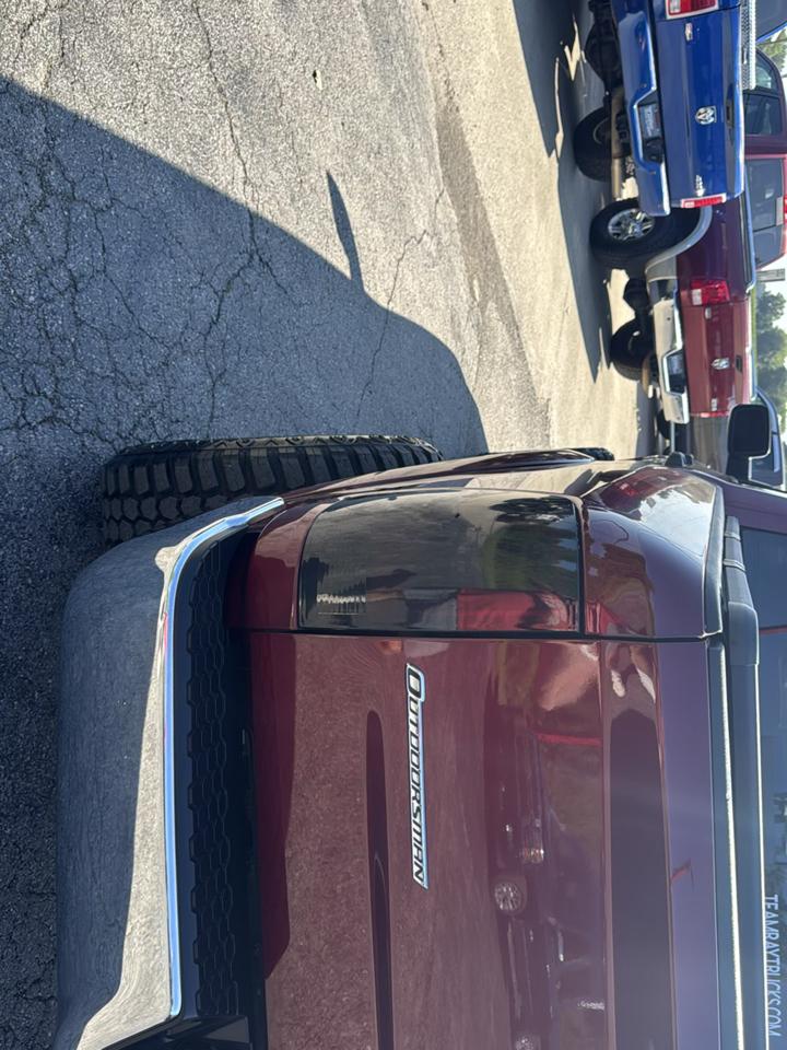 RAM 1500 4WD Crew Cab 140.5" Outdoorsman 2016