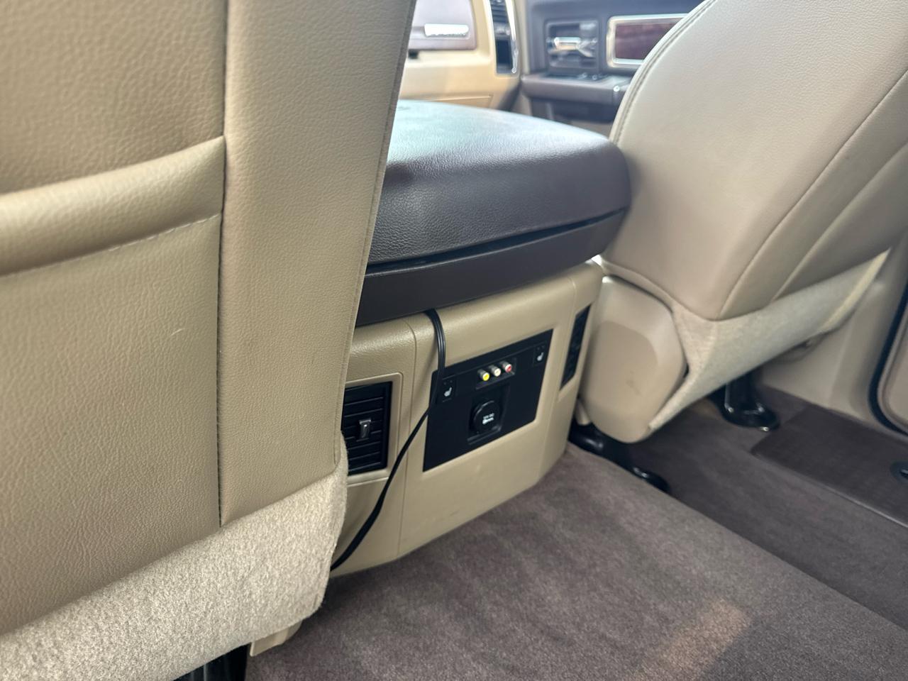 RAM 2500 4WD Crew Cab 149" Laramie 2011