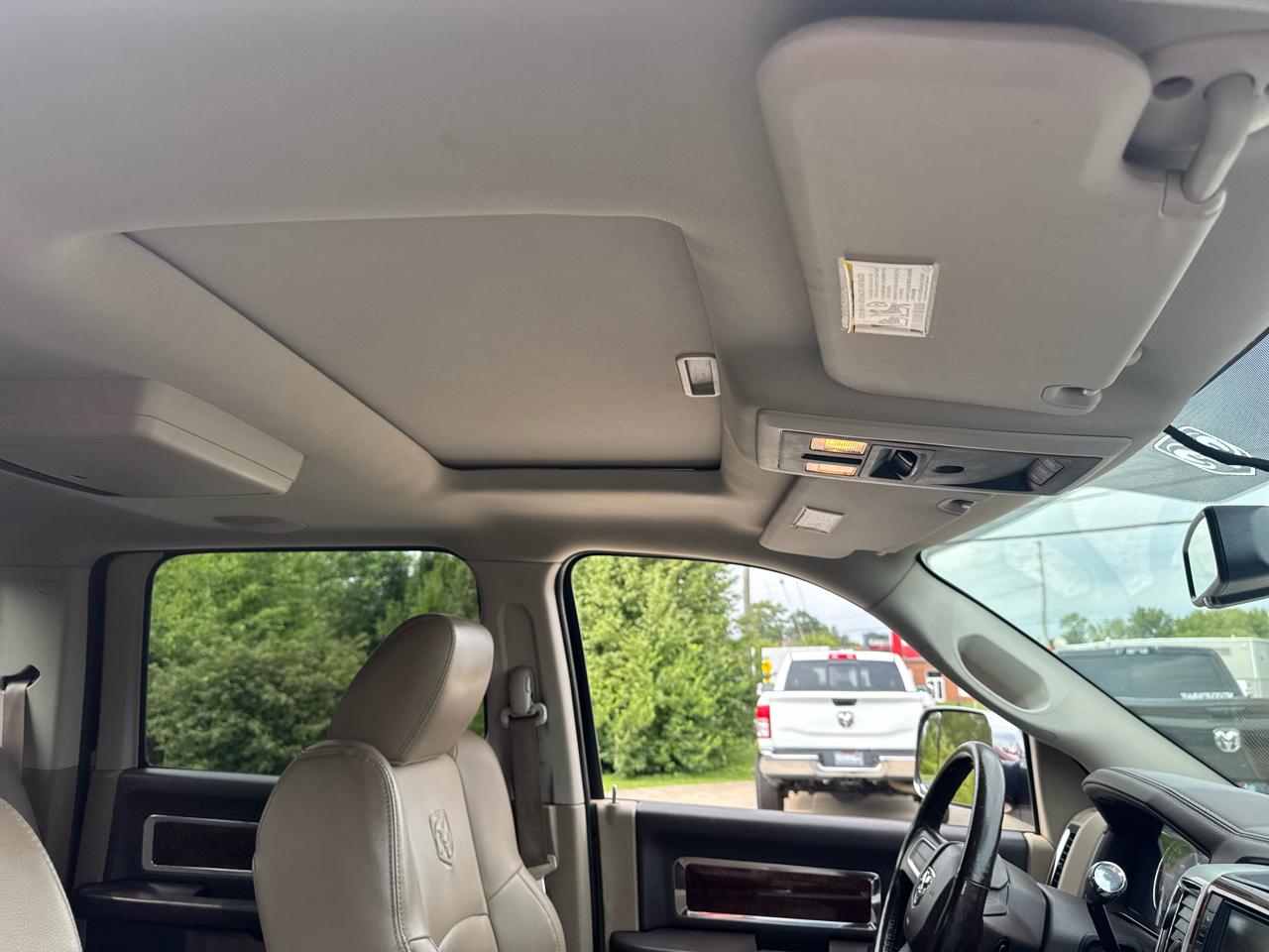 RAM 2500 4WD Crew Cab 149" Laramie 2011