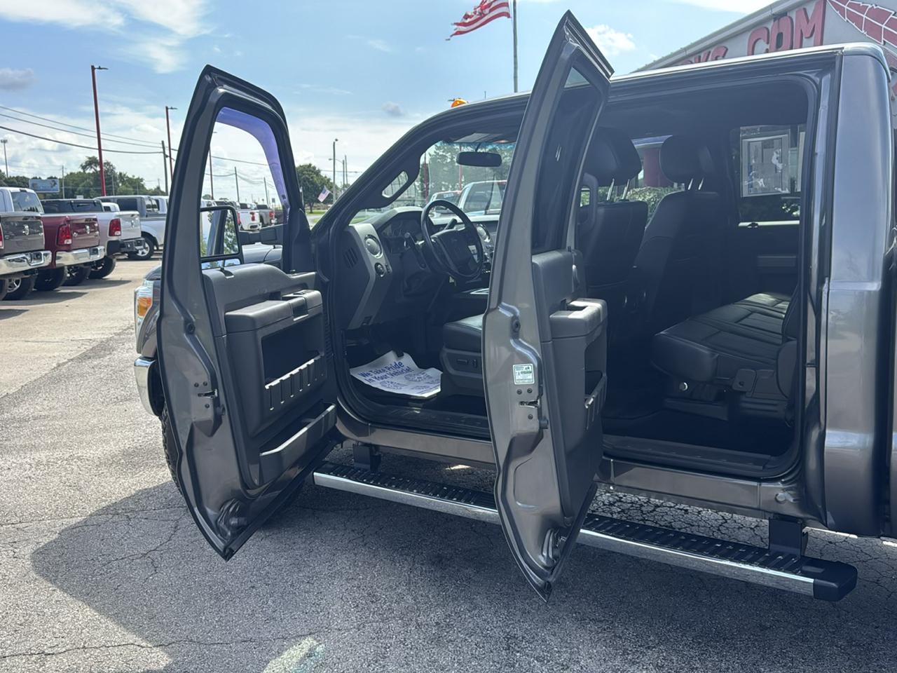 Ford Super Duty F-350 SRW 4WD Crew Cab 156" Lariat 2012