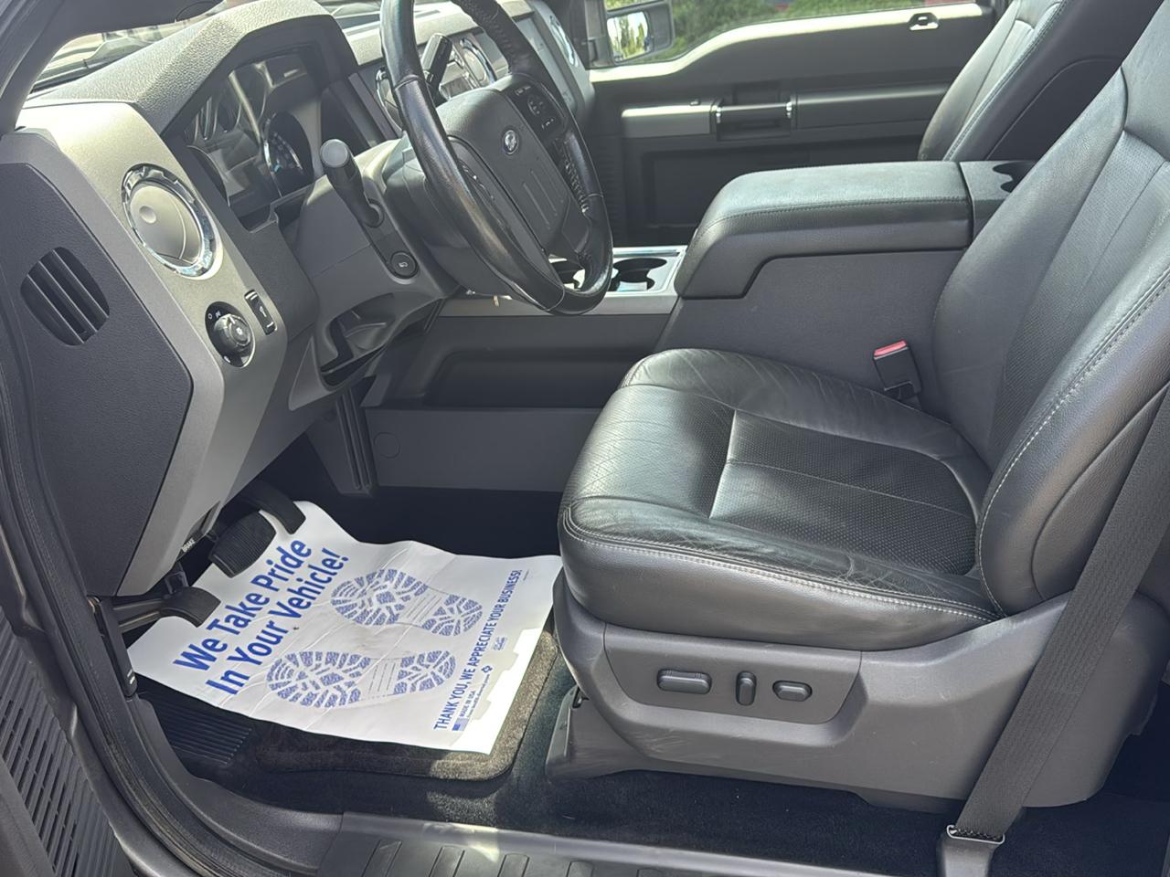 Ford Super Duty F-350 SRW 4WD Crew Cab 156" Lariat 2012