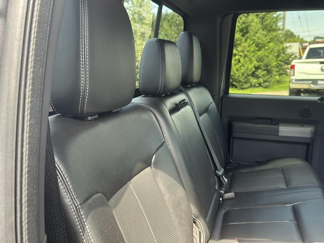 Ford Super Duty F-350 SRW 4WD Crew Cab 156" Lariat 2012