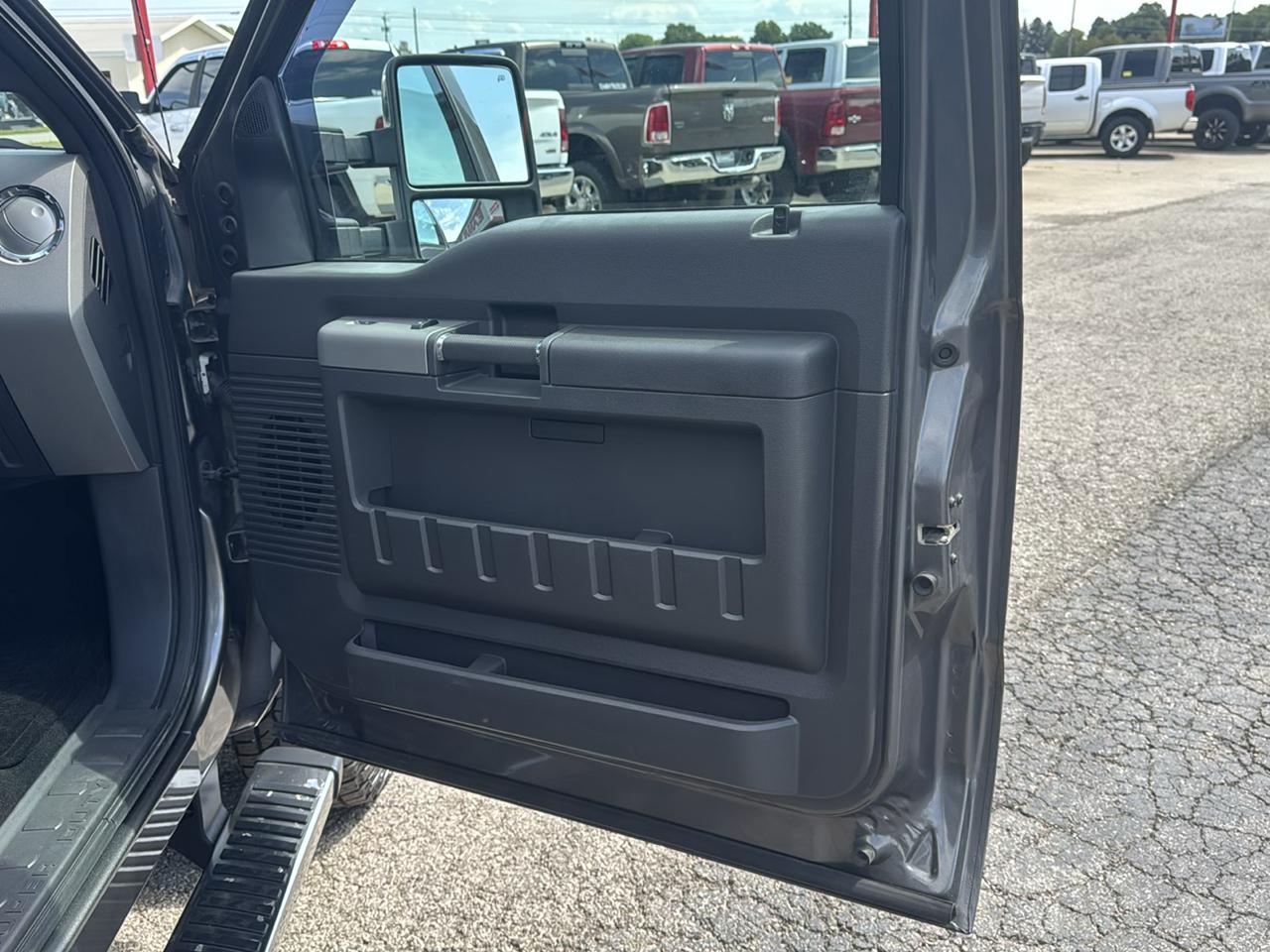 Ford Super Duty F-350 SRW 4WD Crew Cab 156" Lariat 2012