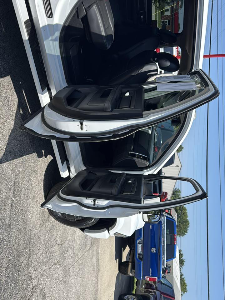 RAM 3500 Laramie 4x4 Crew Cab 8' Box 2018