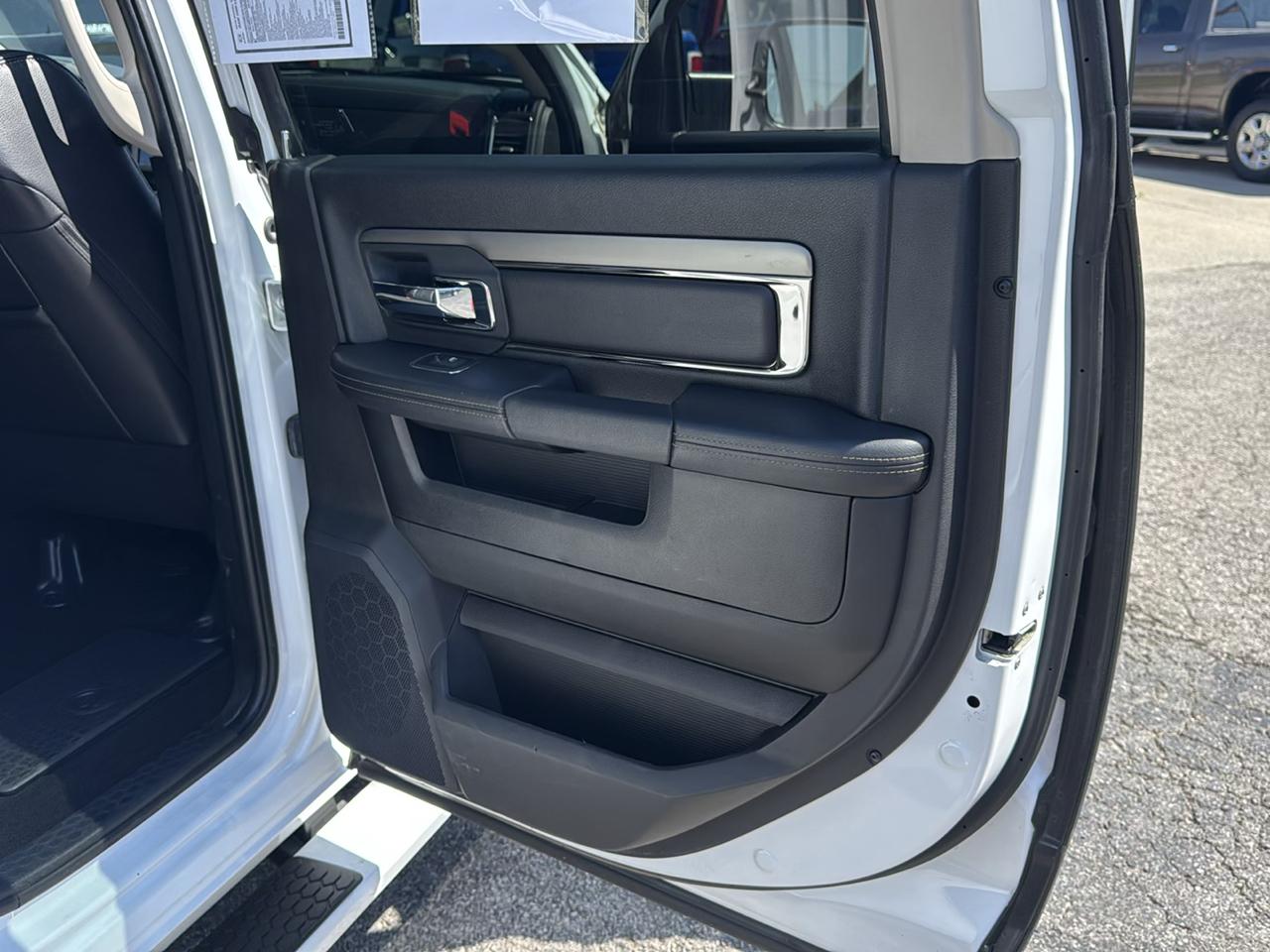 RAM 3500 Laramie 4x4 Crew Cab 8' Box 2018