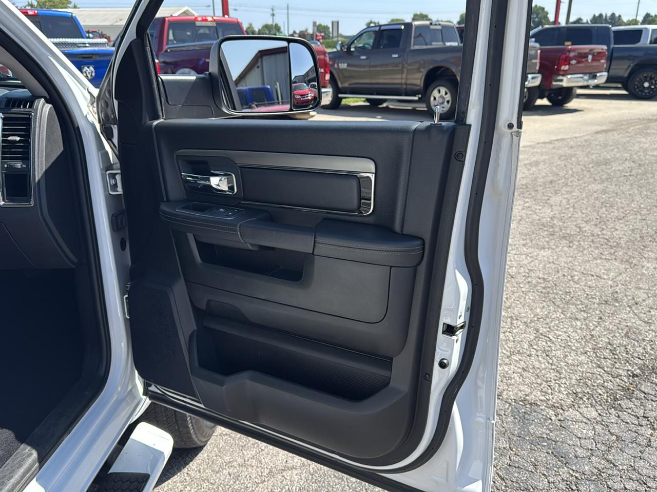 RAM 3500 Laramie 4x4 Crew Cab 8' Box 2018
