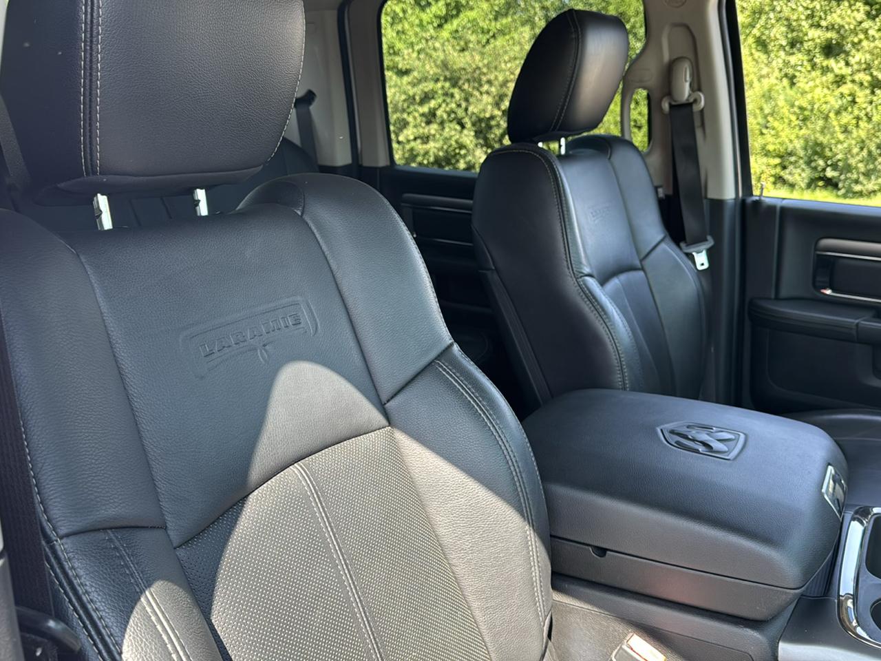 RAM 3500 Laramie 4x4 Crew Cab 8' Box 2018