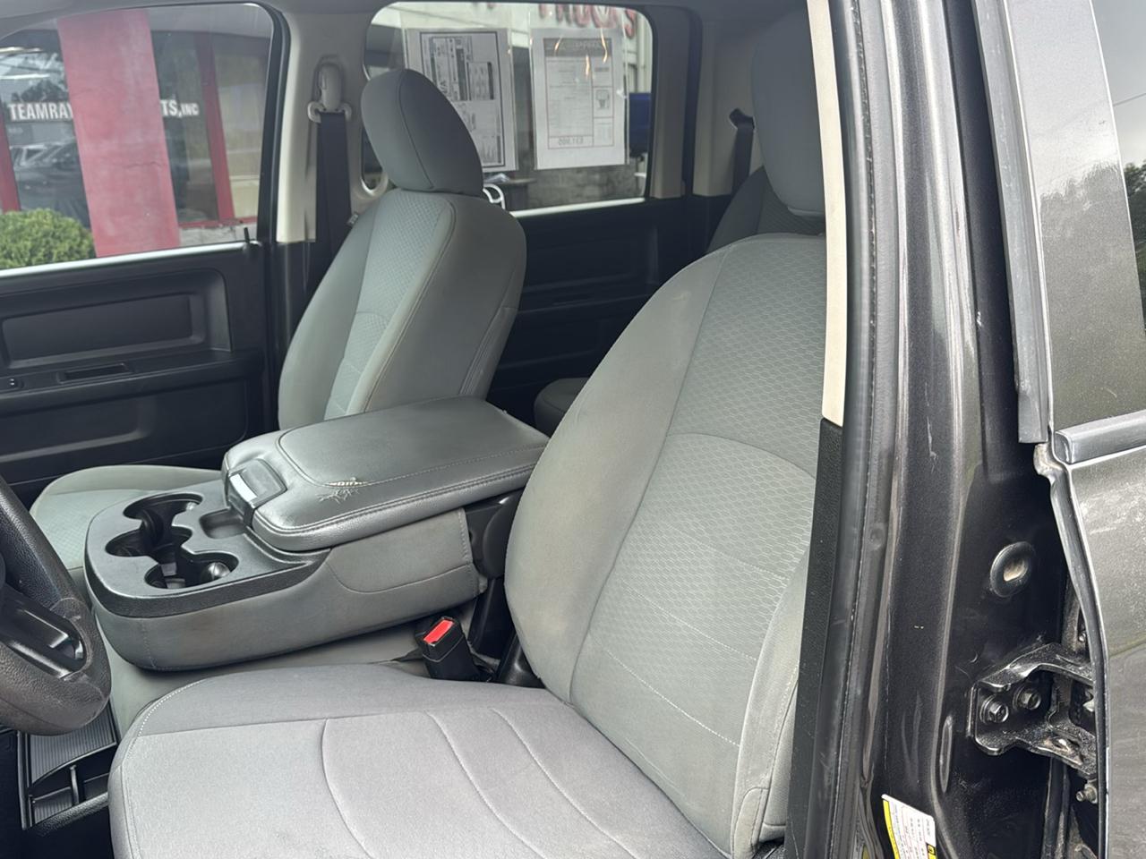 RAM 2500 Tradesman 4x4 Crew Cab 6'4" Box 2018