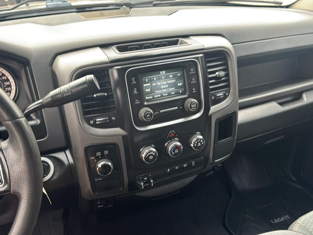 RAM 2500 Tradesman 4x4 Crew Cab 6'4" Box 2018