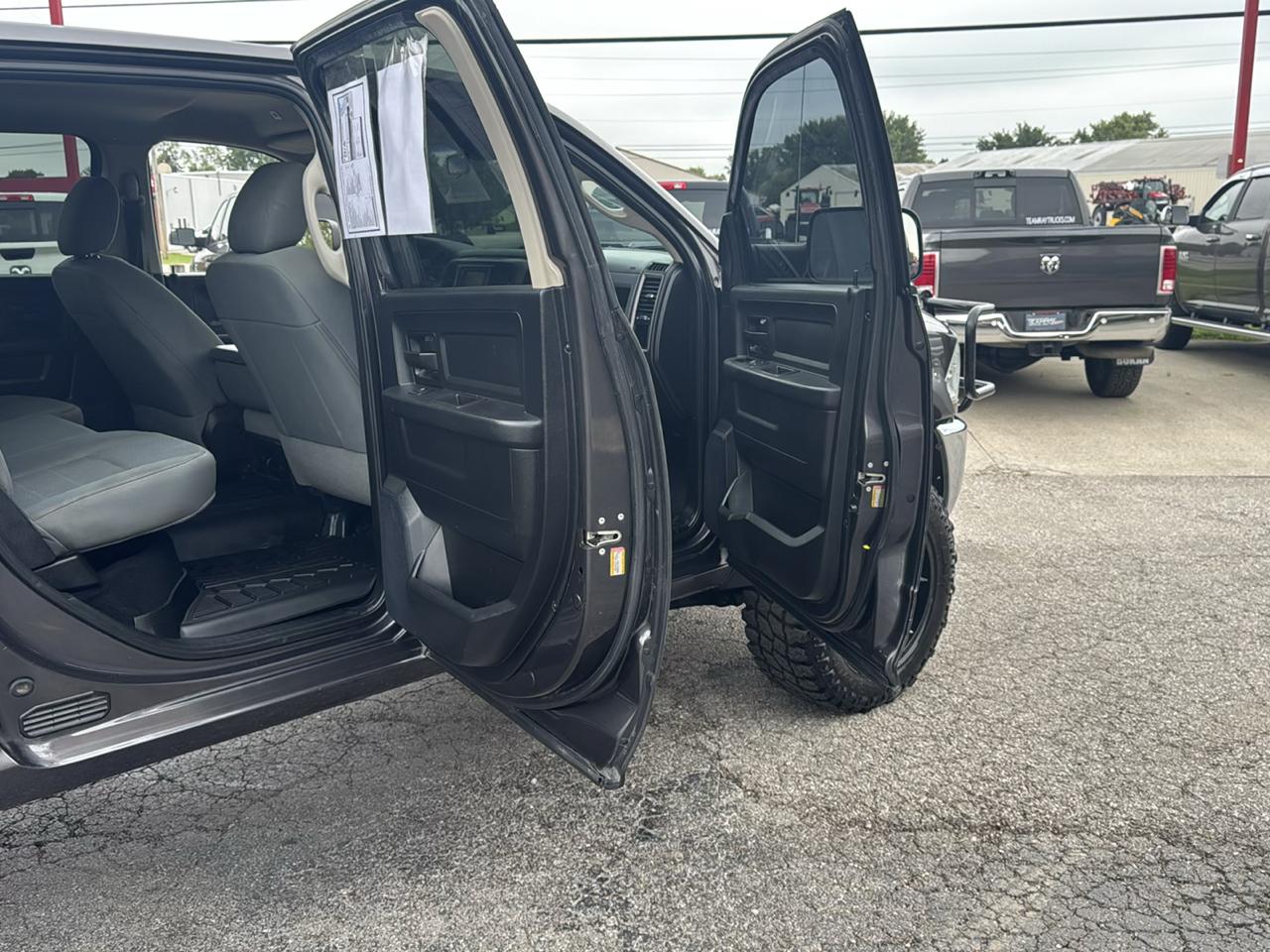 RAM 2500 Tradesman 4x4 Crew Cab 6'4" Box 2018