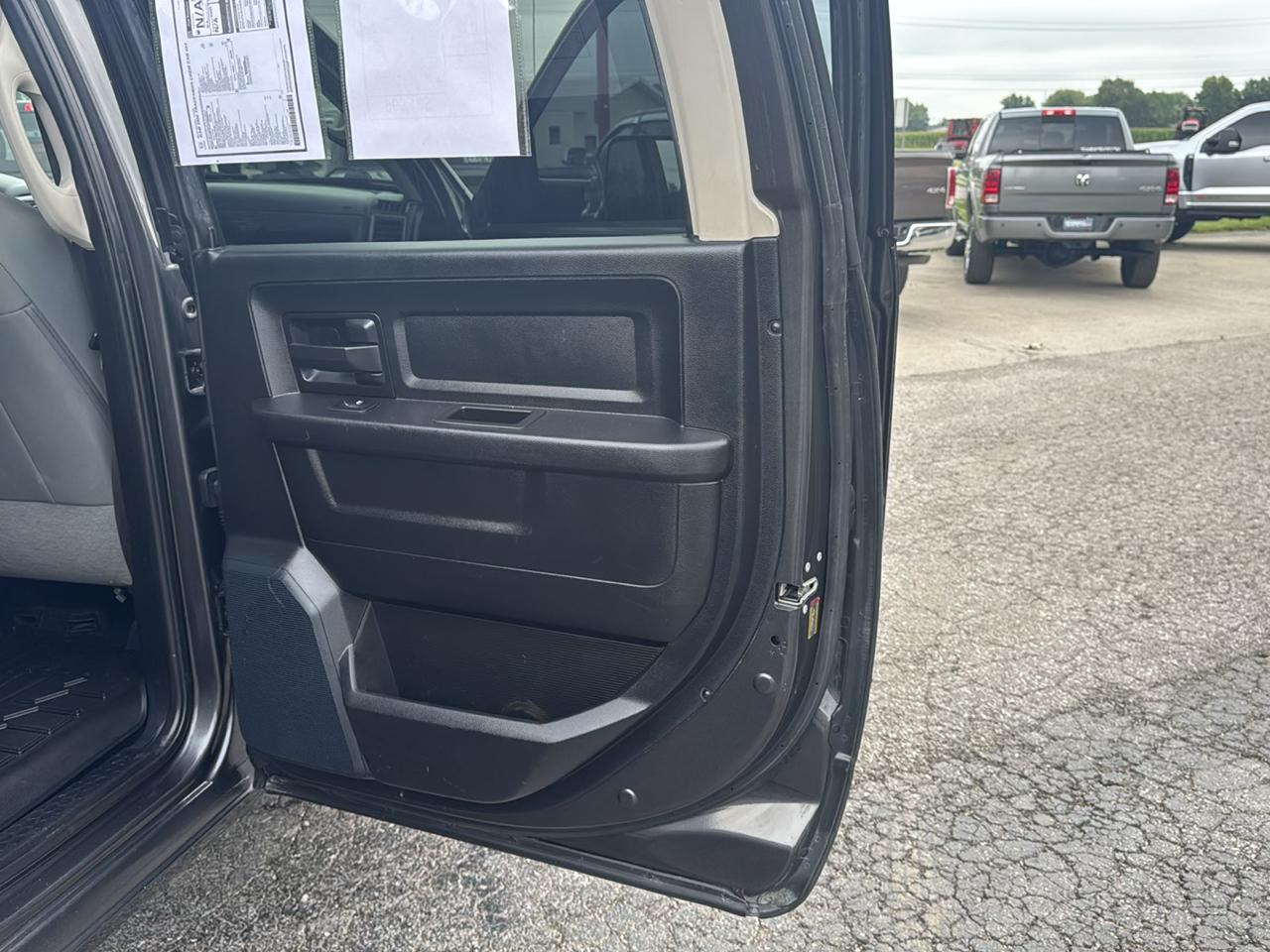 RAM 2500 Tradesman 4x4 Crew Cab 6'4" Box 2018