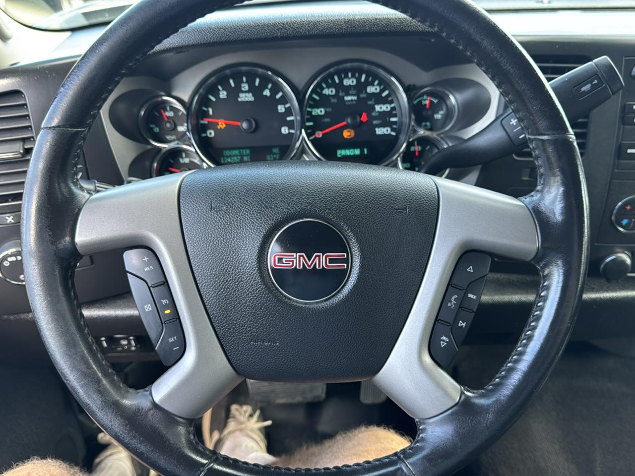 GMC Sierra 2500HD 4WD Crew Cab 153.7" SLE 2012