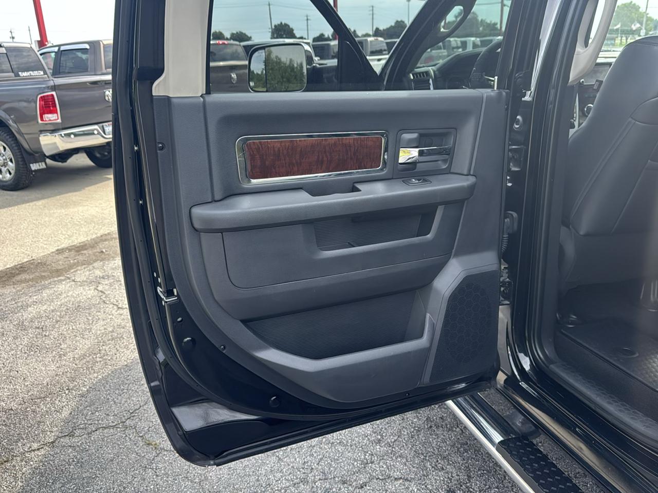 RAM 2500 4WD Crew Cab 149" Laramie 2012