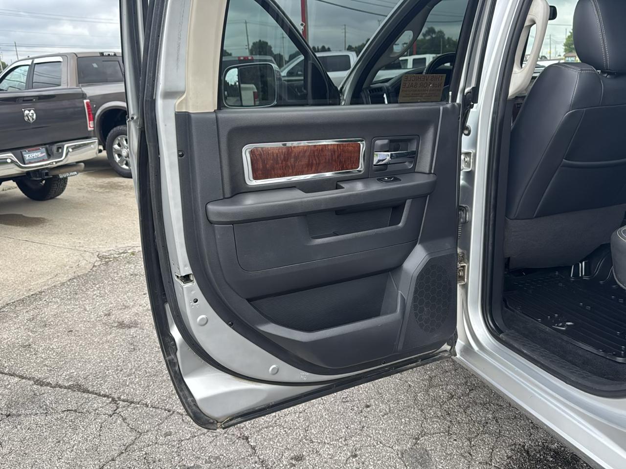 RAM 3500 4WD Crew Cab 169" Laramie 2011