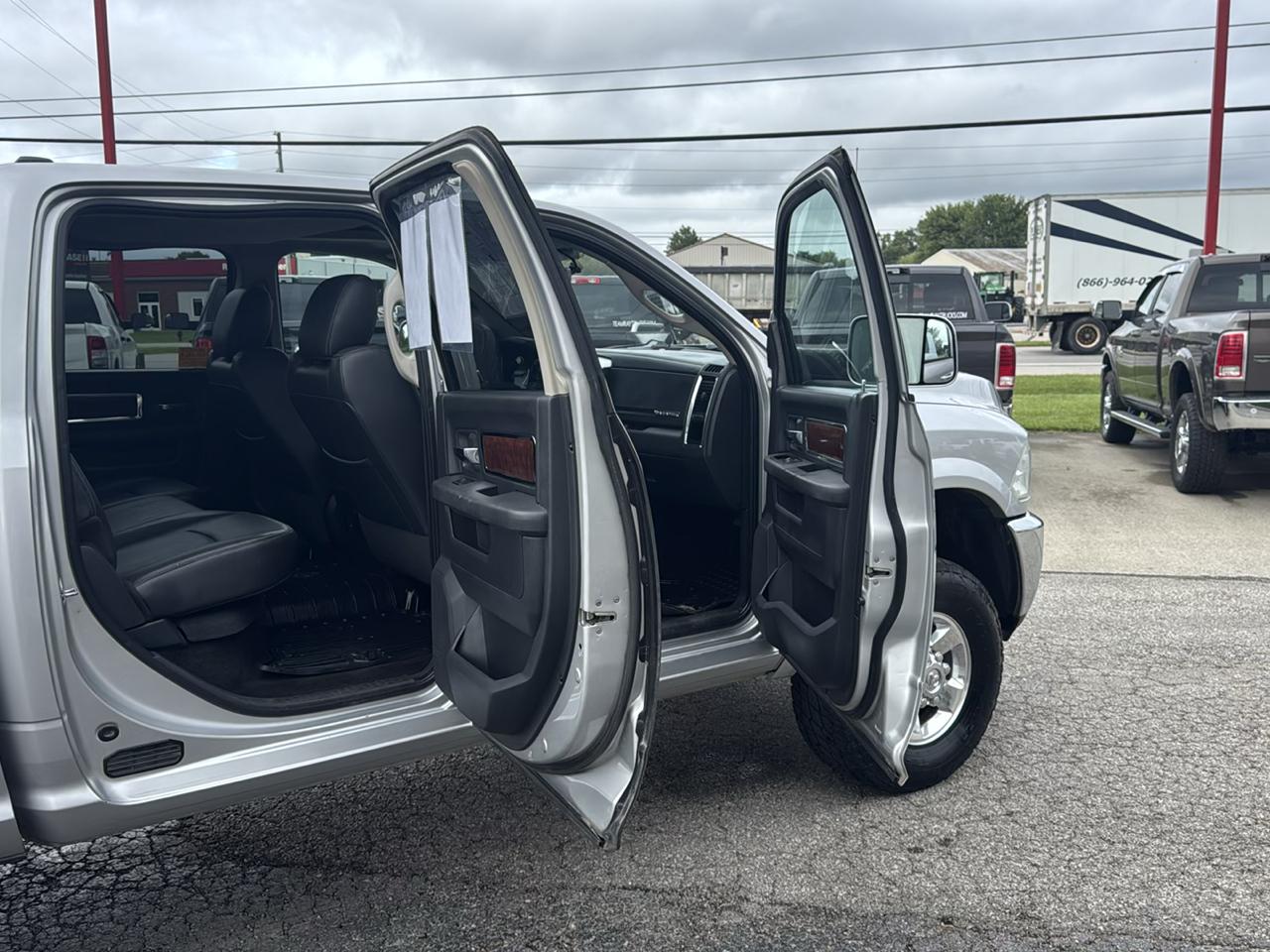 RAM 3500 4WD Crew Cab 169" Laramie 2011