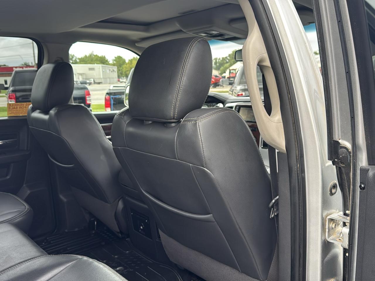 RAM 3500 4WD Crew Cab 169" Laramie 2011