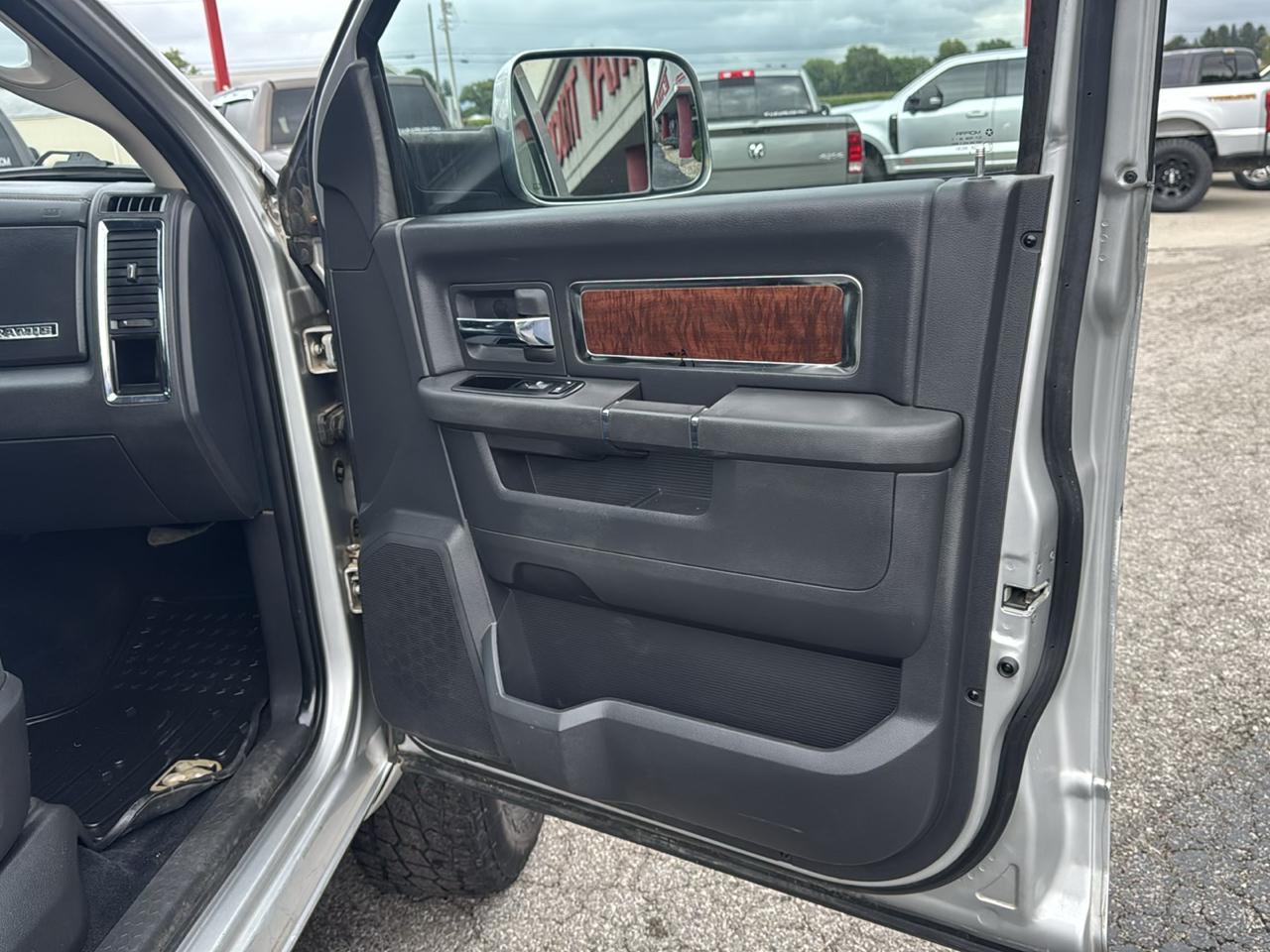 RAM 3500 4WD Crew Cab 169" Laramie 2011