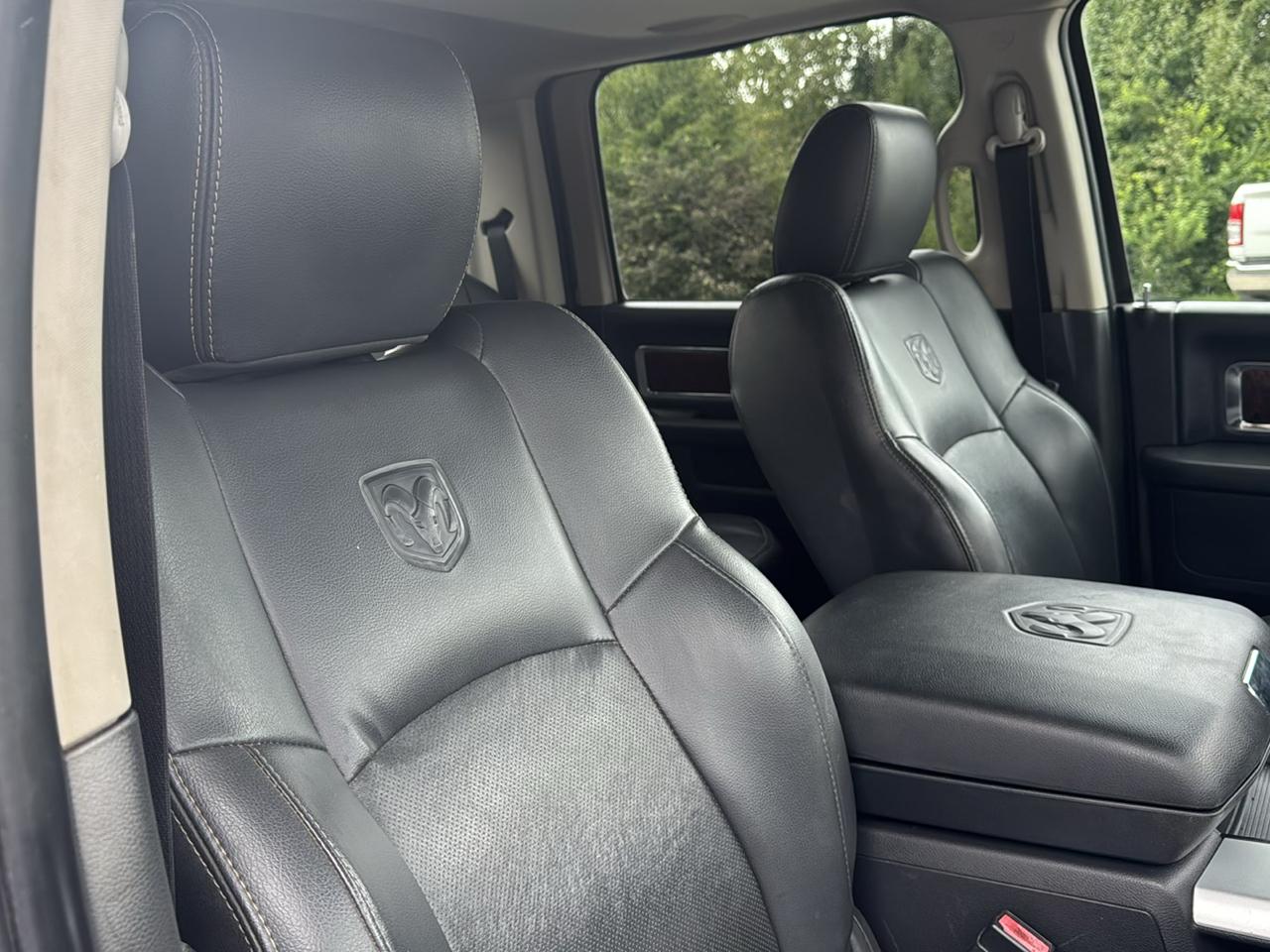 RAM 3500 4WD Crew Cab 169" Laramie 2011