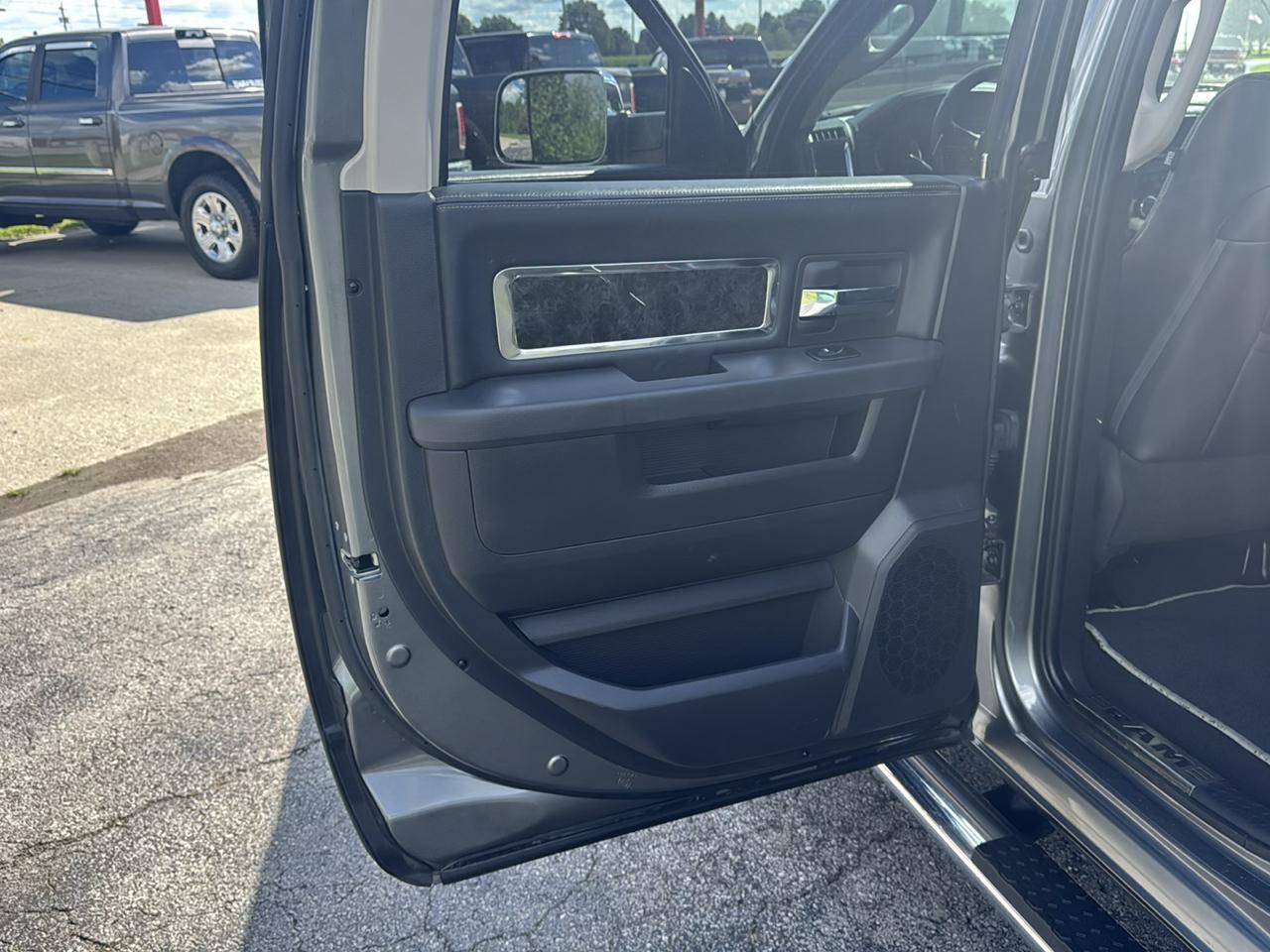 RAM 2500 4WD Mega Cab 160.5" Laramie Limited 2012
