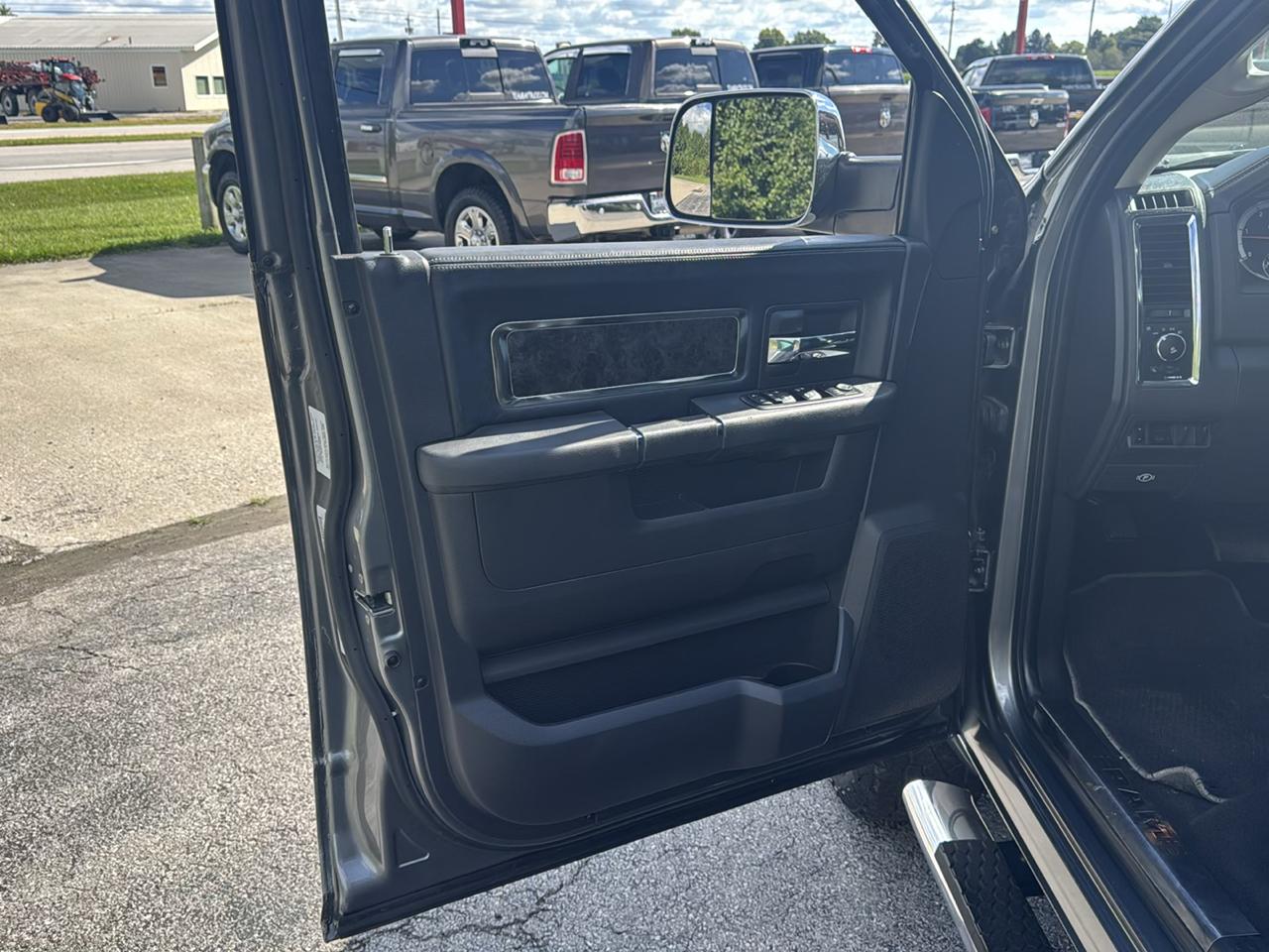 RAM 2500 4WD Mega Cab 160.5" Laramie Limited 2012