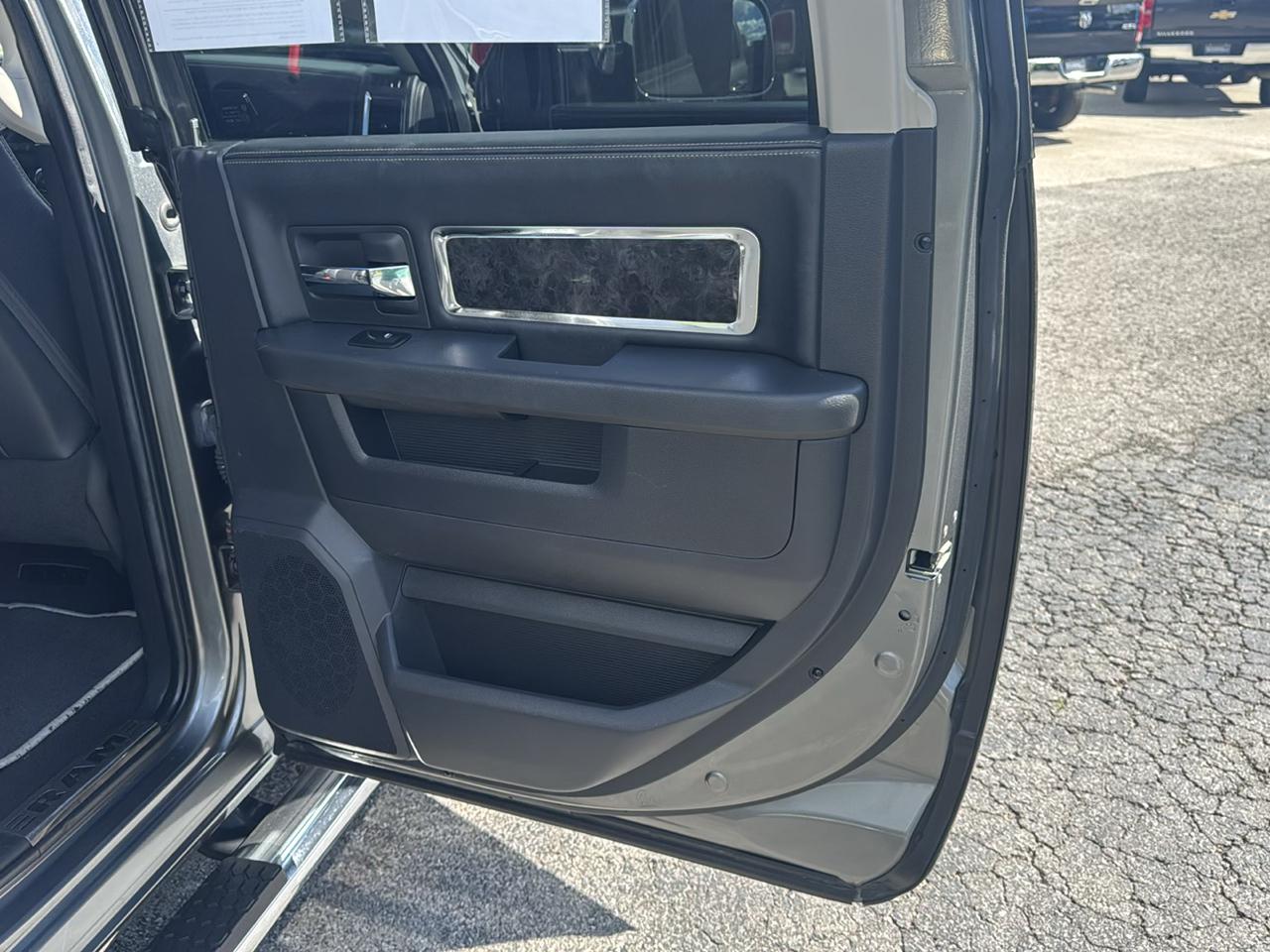 RAM 2500 4WD Mega Cab 160.5" Laramie Limited 2012