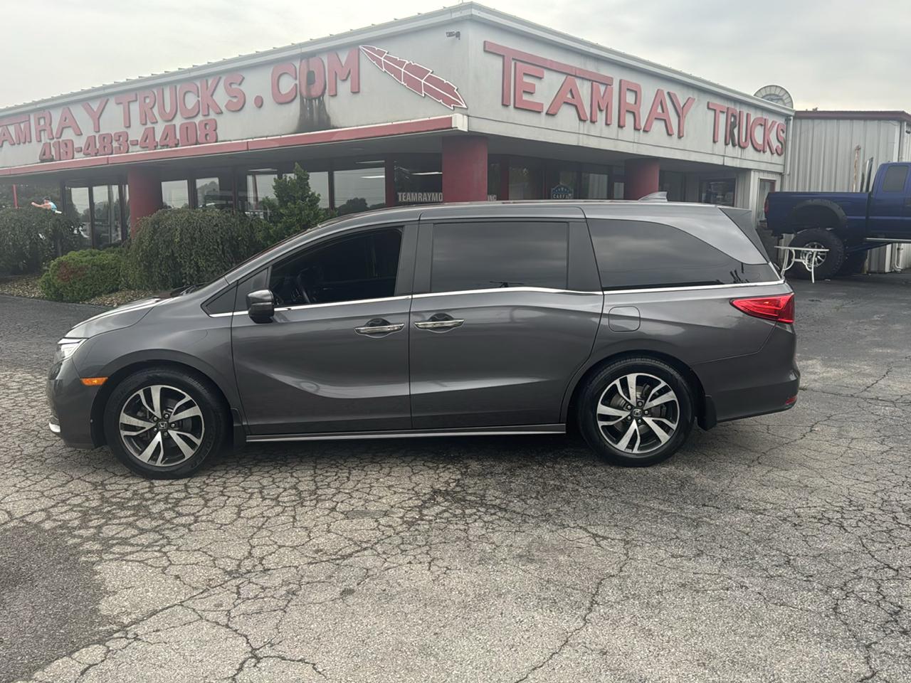 Honda Odyssey Touring Auto 2023