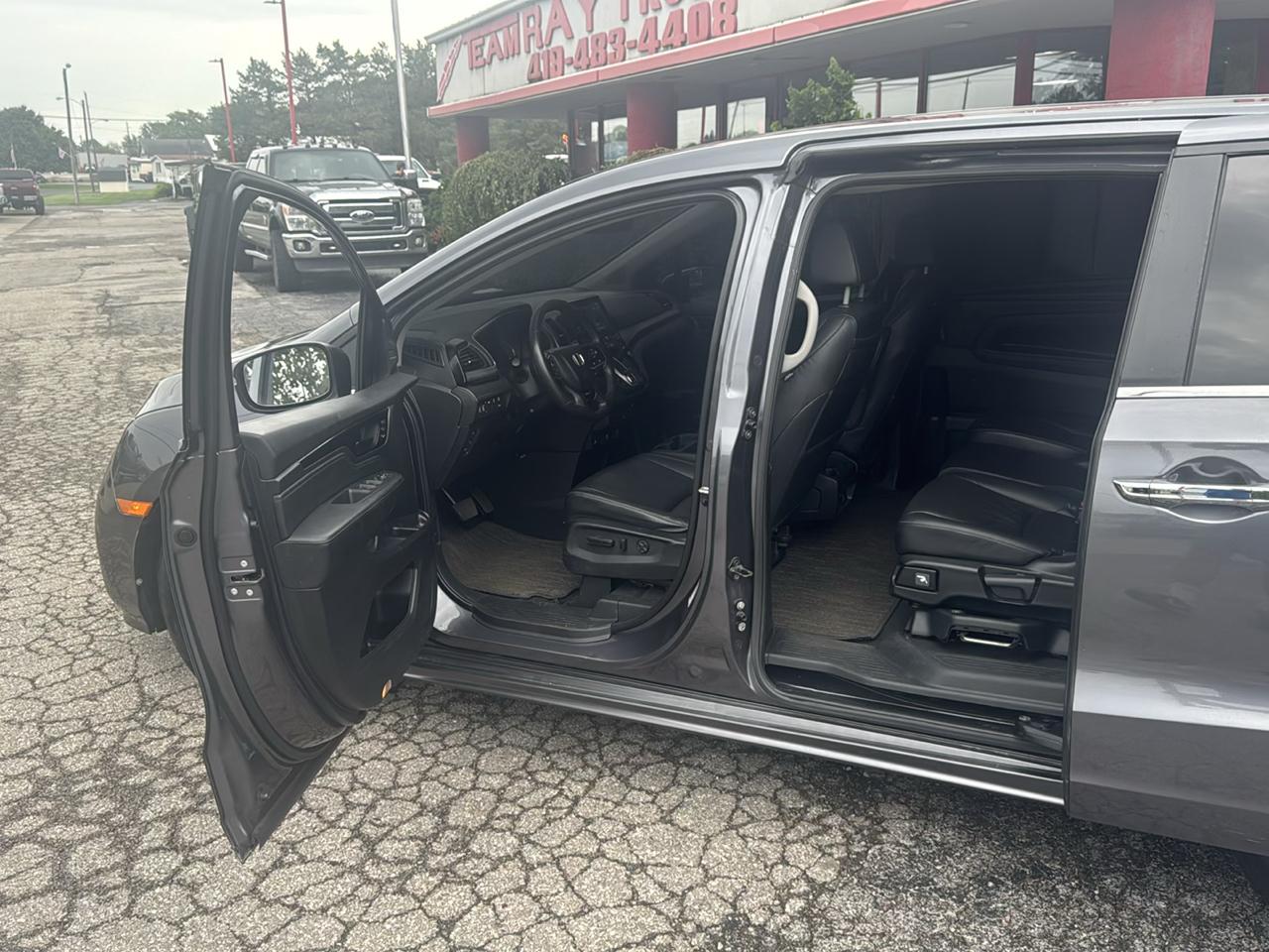 Honda Odyssey Touring Auto 2023