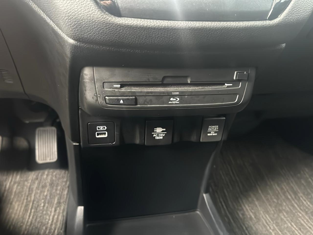 Honda Odyssey Touring Auto 2023