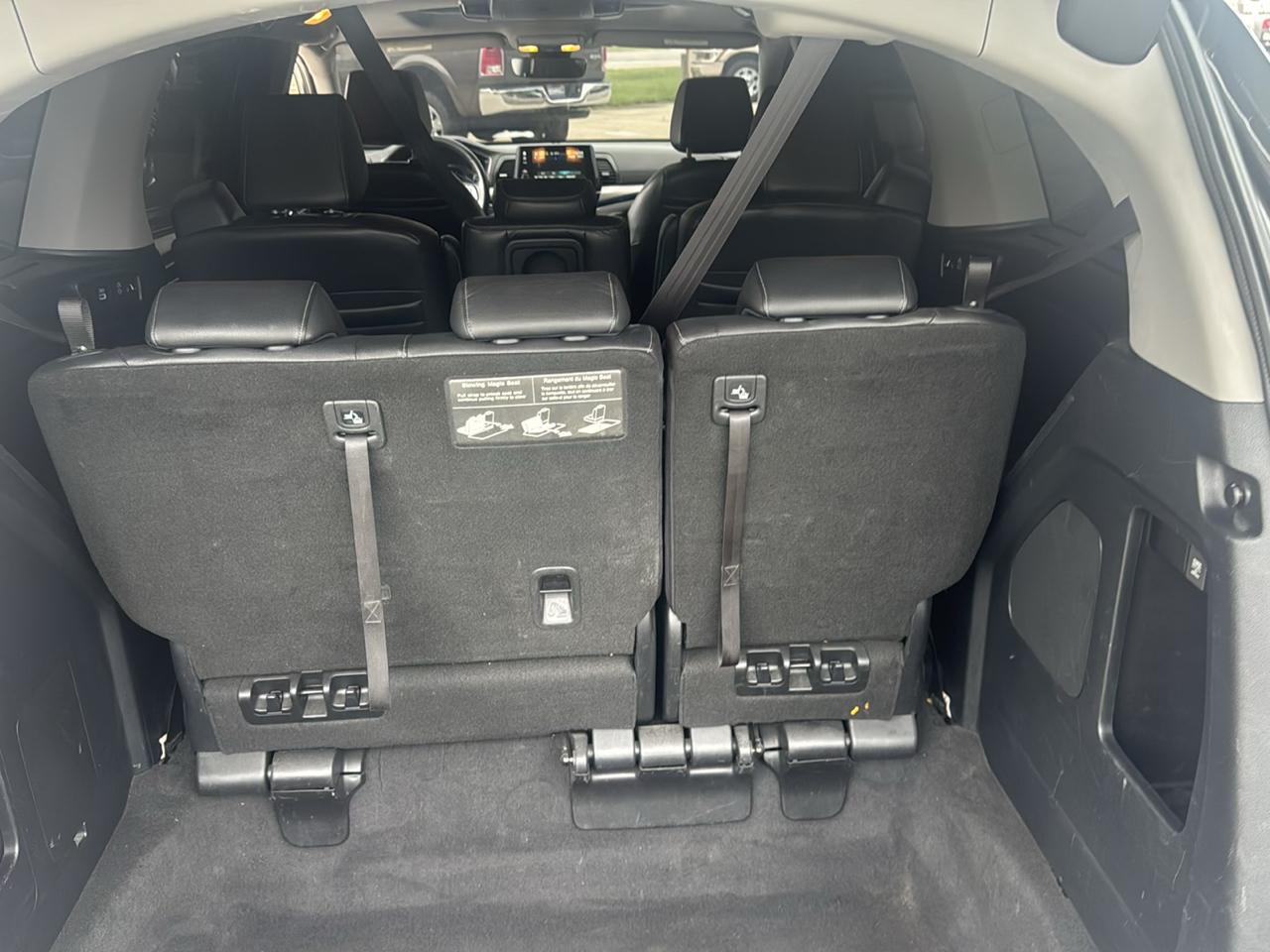 Honda Odyssey Touring Auto 2023