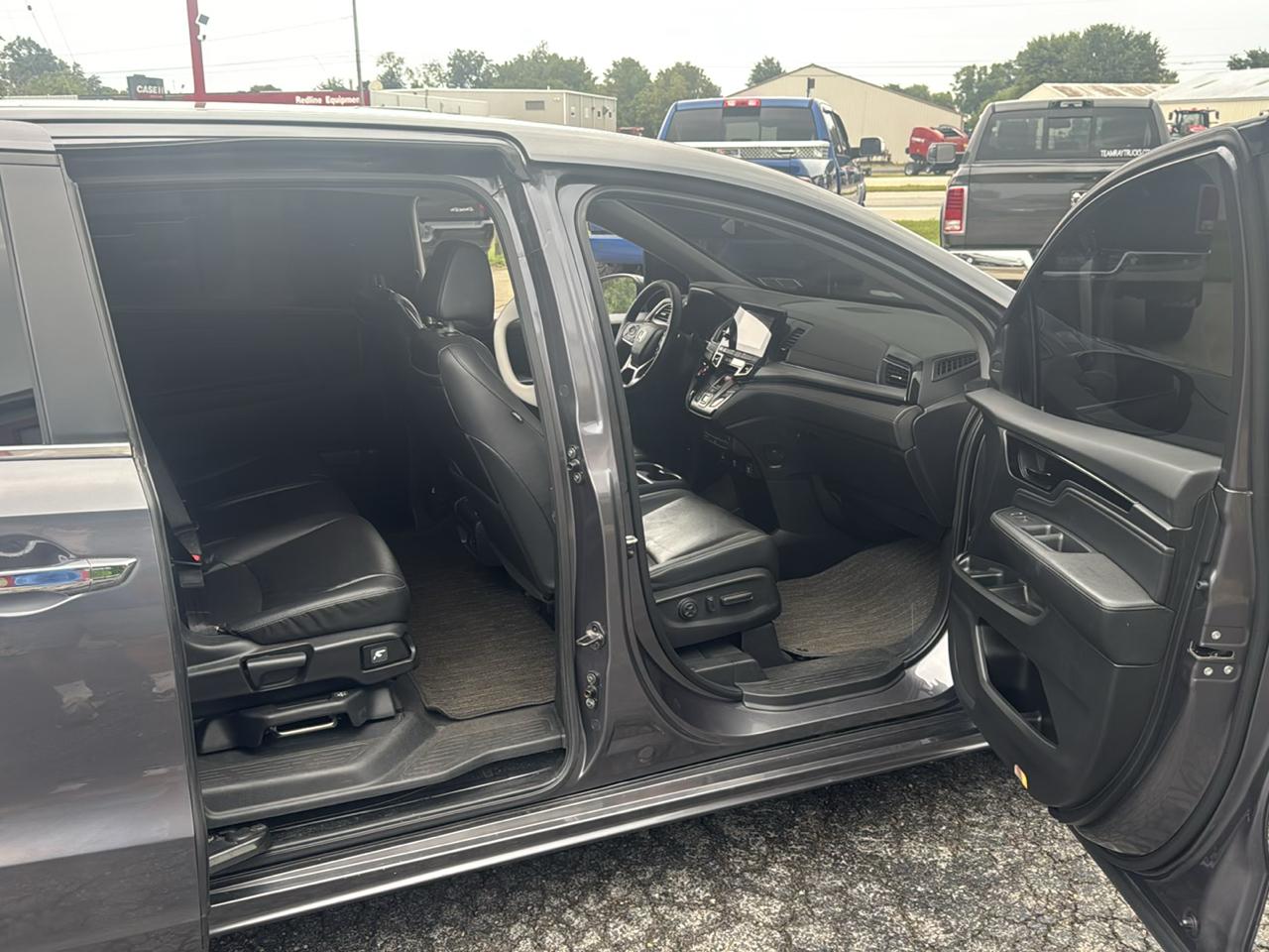 Honda Odyssey Touring Auto 2023